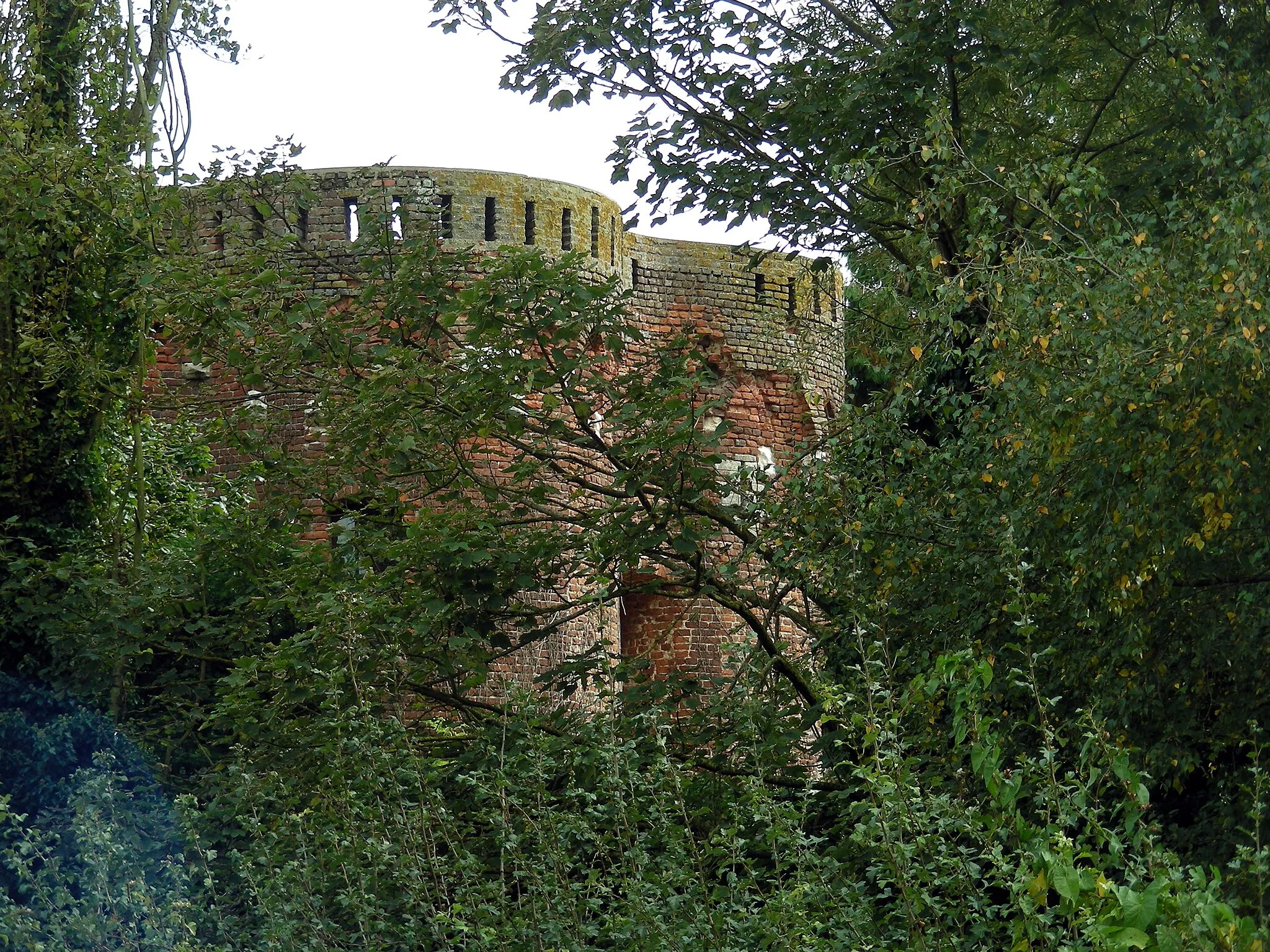 Photo showing: This building is indexed in the base Mérimée, a database of architectural heritage maintained by the French Ministry of Culture, under the reference PA59000086 .