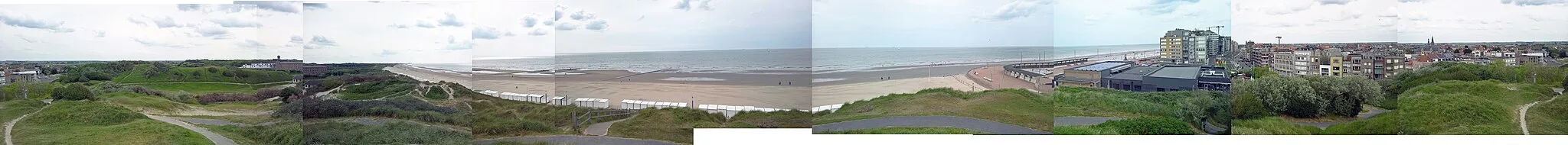 Photo showing: Panorama du point de vue de la plage de la ville de De Haan (Le Coq)