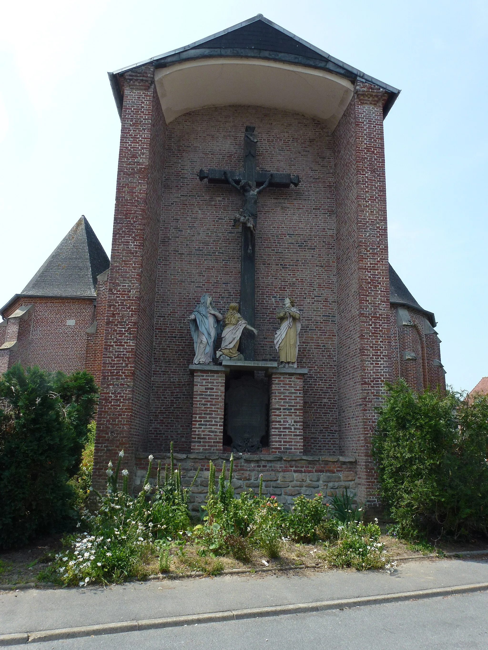Photo showing: Steenbecque (Nord, Fr) église Saint-Pierre, le calvaire au chevet