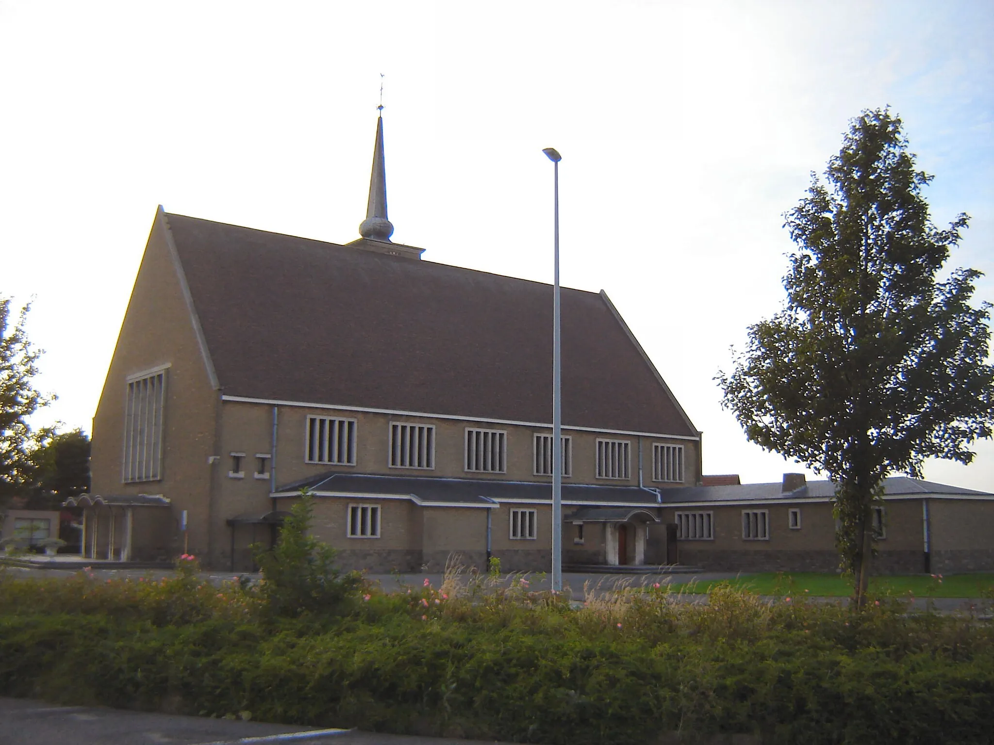 Photo showing: Church of Saint Joseph in Hille. Hille, Zwevezele, Wingene, West Flanders, Belgium