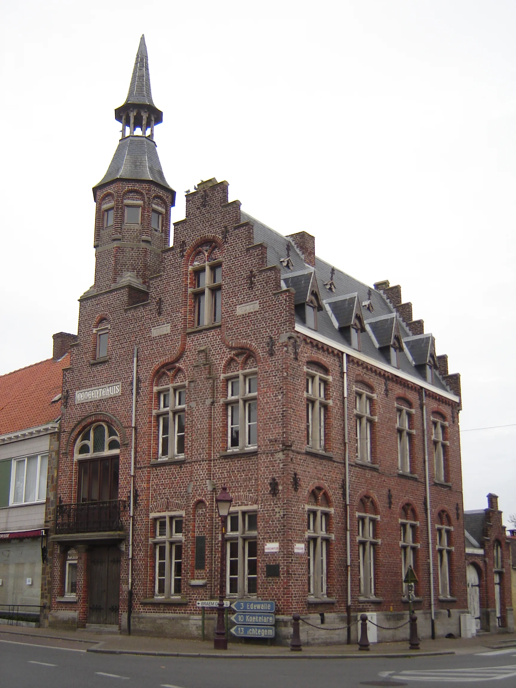 Photo showing: Former town hall in Handzame. Handzame, Kortemark, West Flanders, Belgium