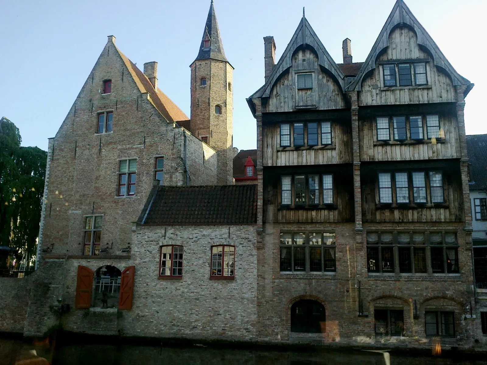 Photo showing: Belgique Bruges Rozenhoedkaal Restorant Duc Bourgogne Vue Canal
