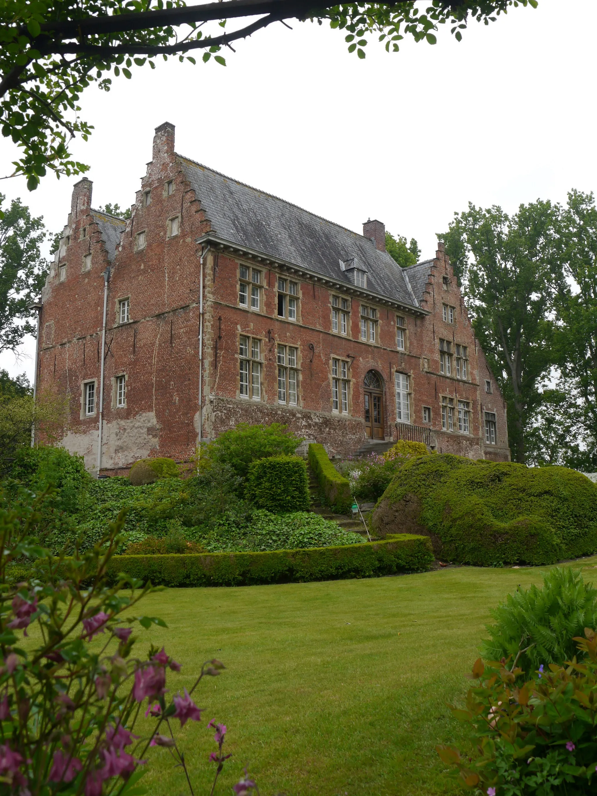 Photo showing: Het Oud Kasteel is gebouwd op een motte