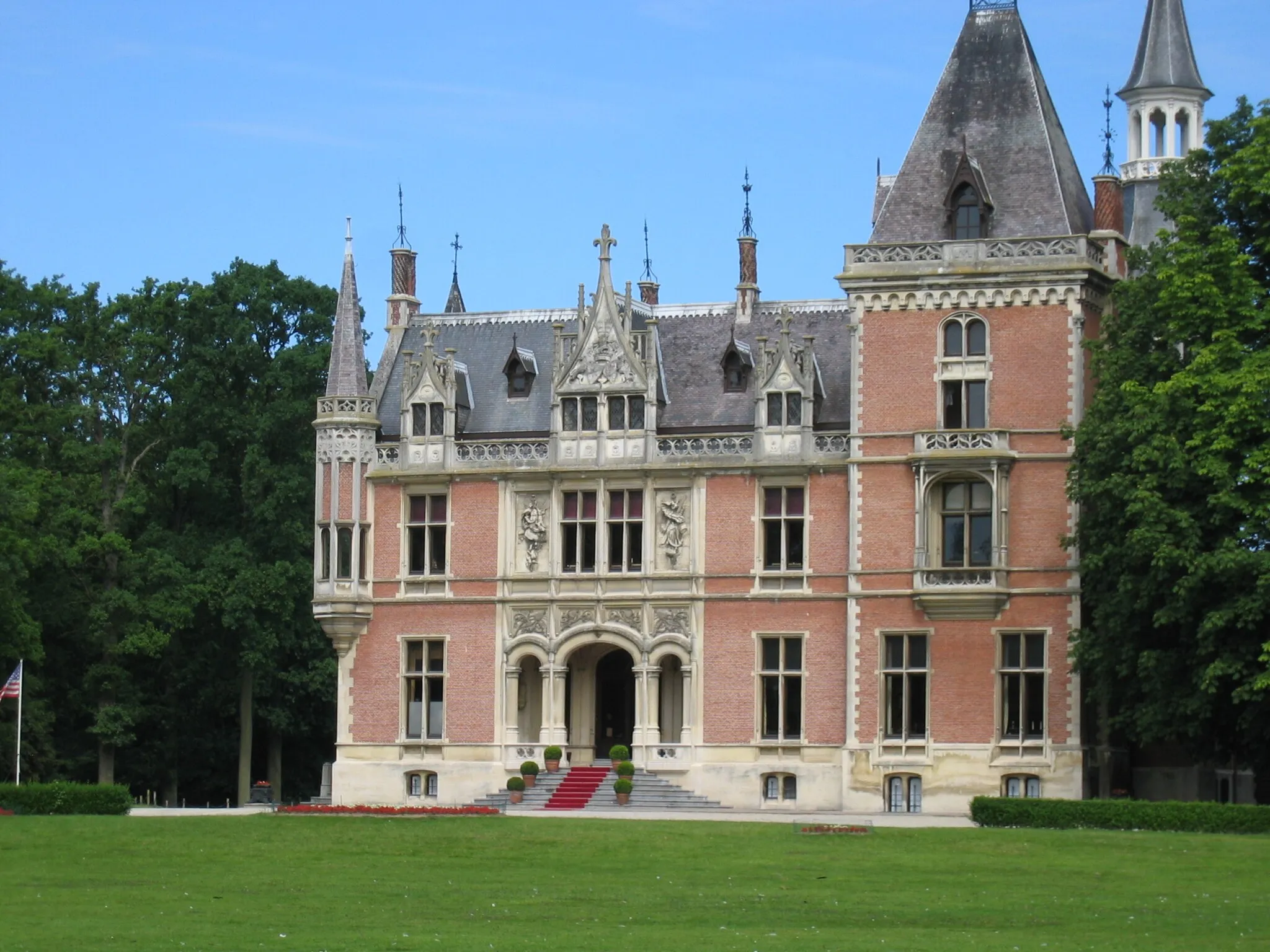 Photo showing: Castle Aertrycke in the city of Torhout, Belgium.  Picture by Tim Bekaert (July 11, 2005)