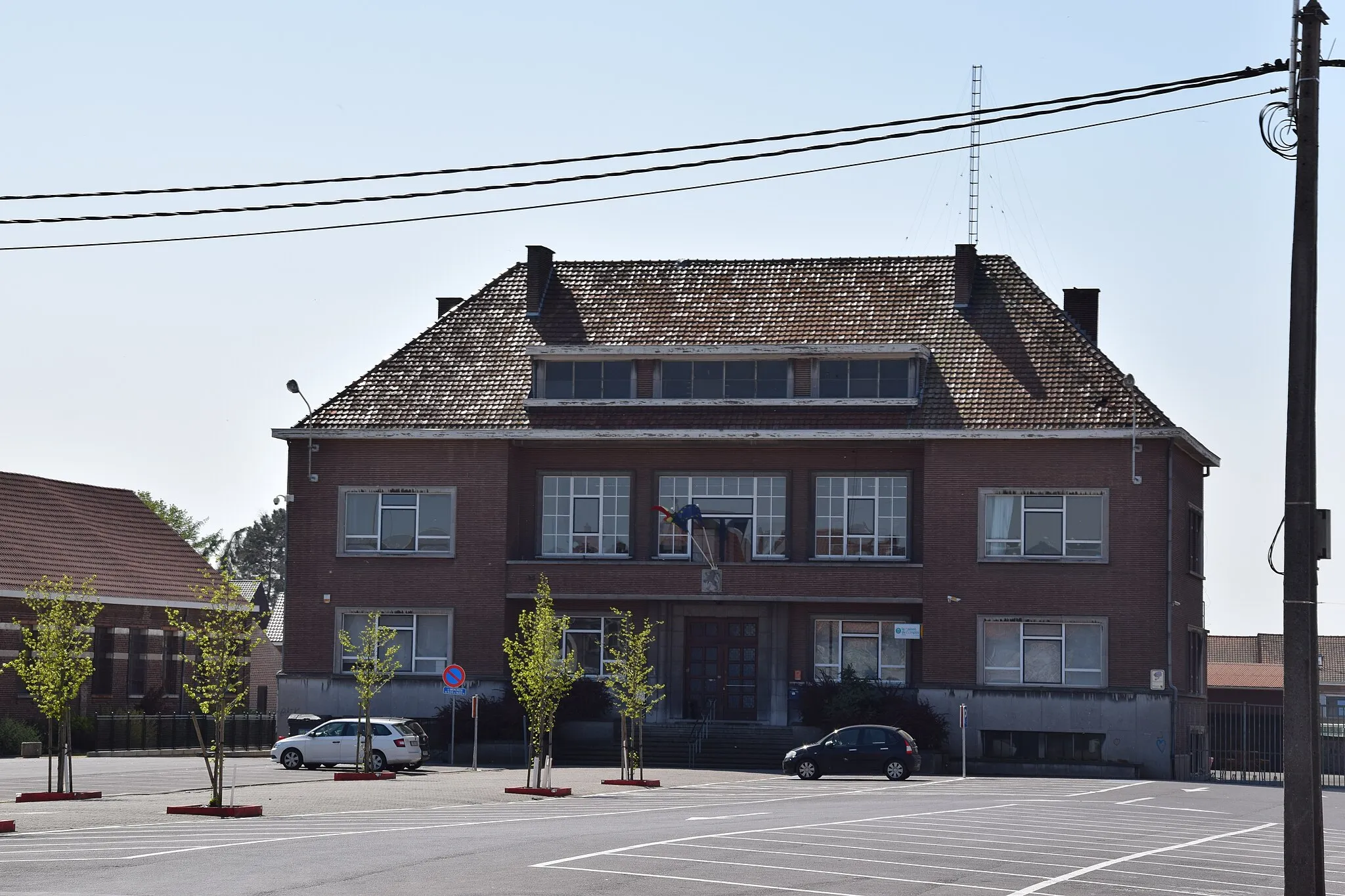 Photo showing: mairie Basècles