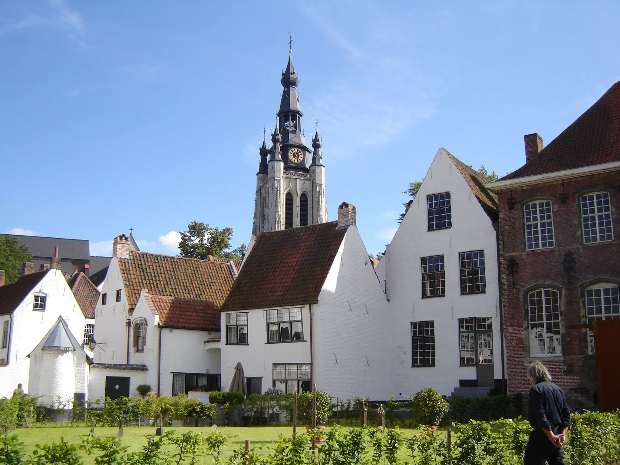 Photo showing: Beguinage, and church of Saint Martin in Kortrijk, West Flanders, Belgium.