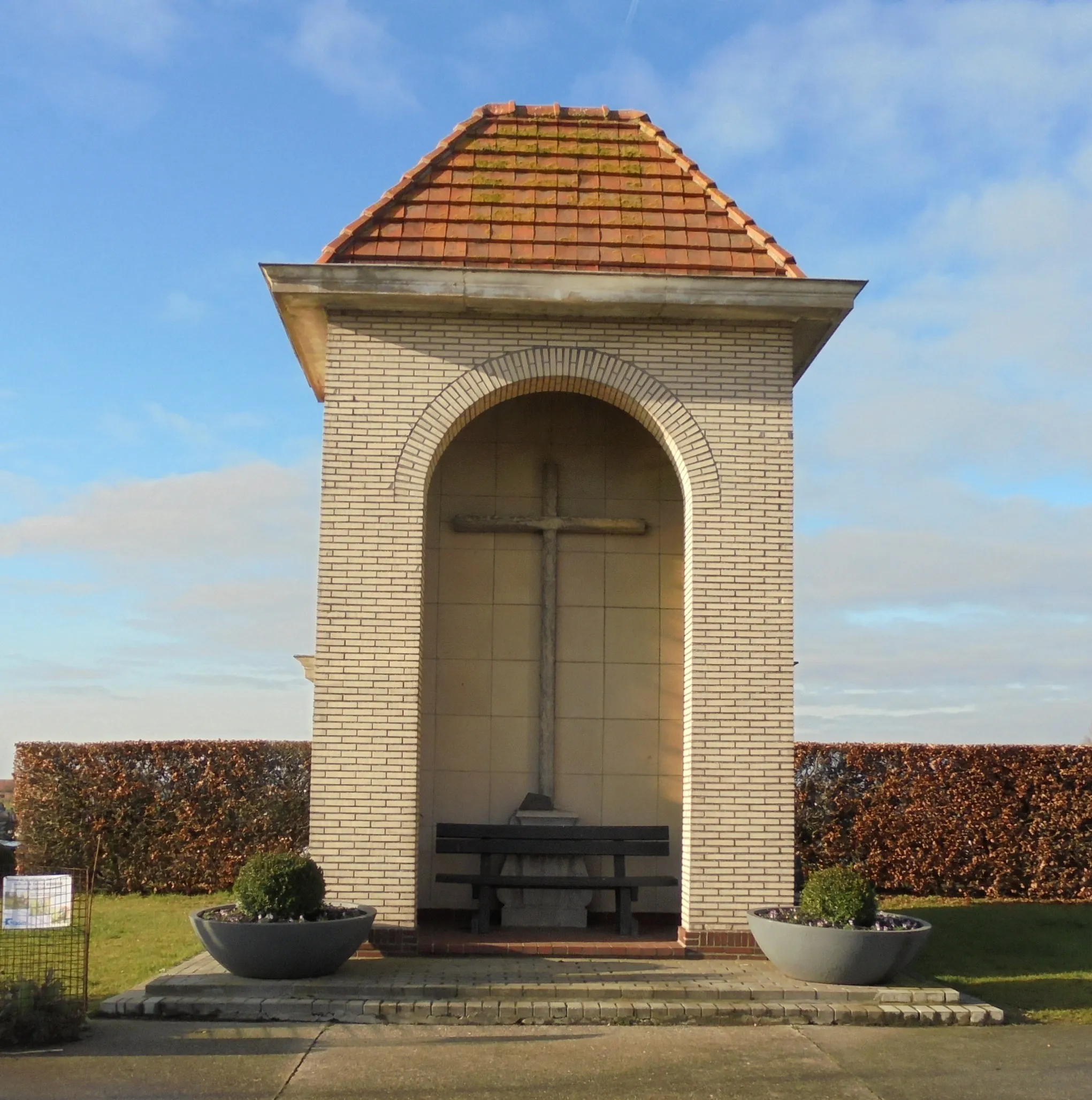 Photo showing: Heilig Kruisbeeld - Kerkhof - Sleihagestraat - Oostnieuwkerke - Staden - West-Vlaanderen - België