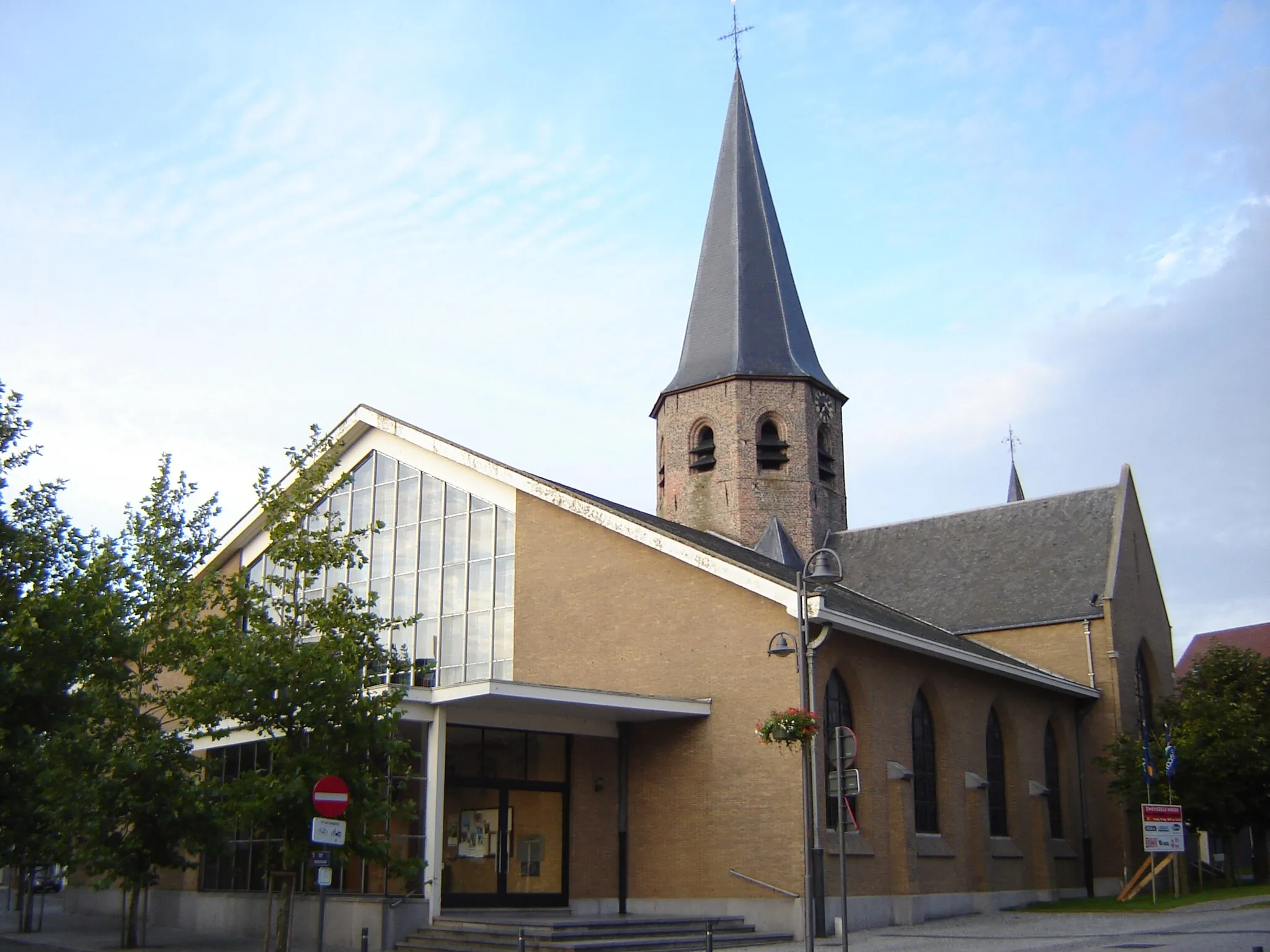 Photo showing: Church of Saint Aldegonde in Zwevezele. Zwevezele, Wingene, West Flanders, Belgium