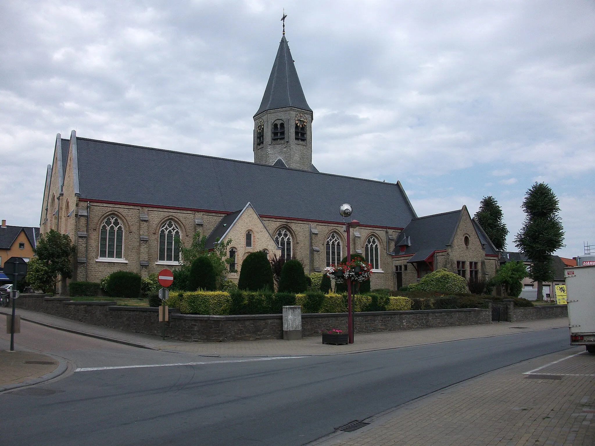 Photo showing: Saint-Martin of Tours-church in Koolskamp, West-Flanders, Belgium