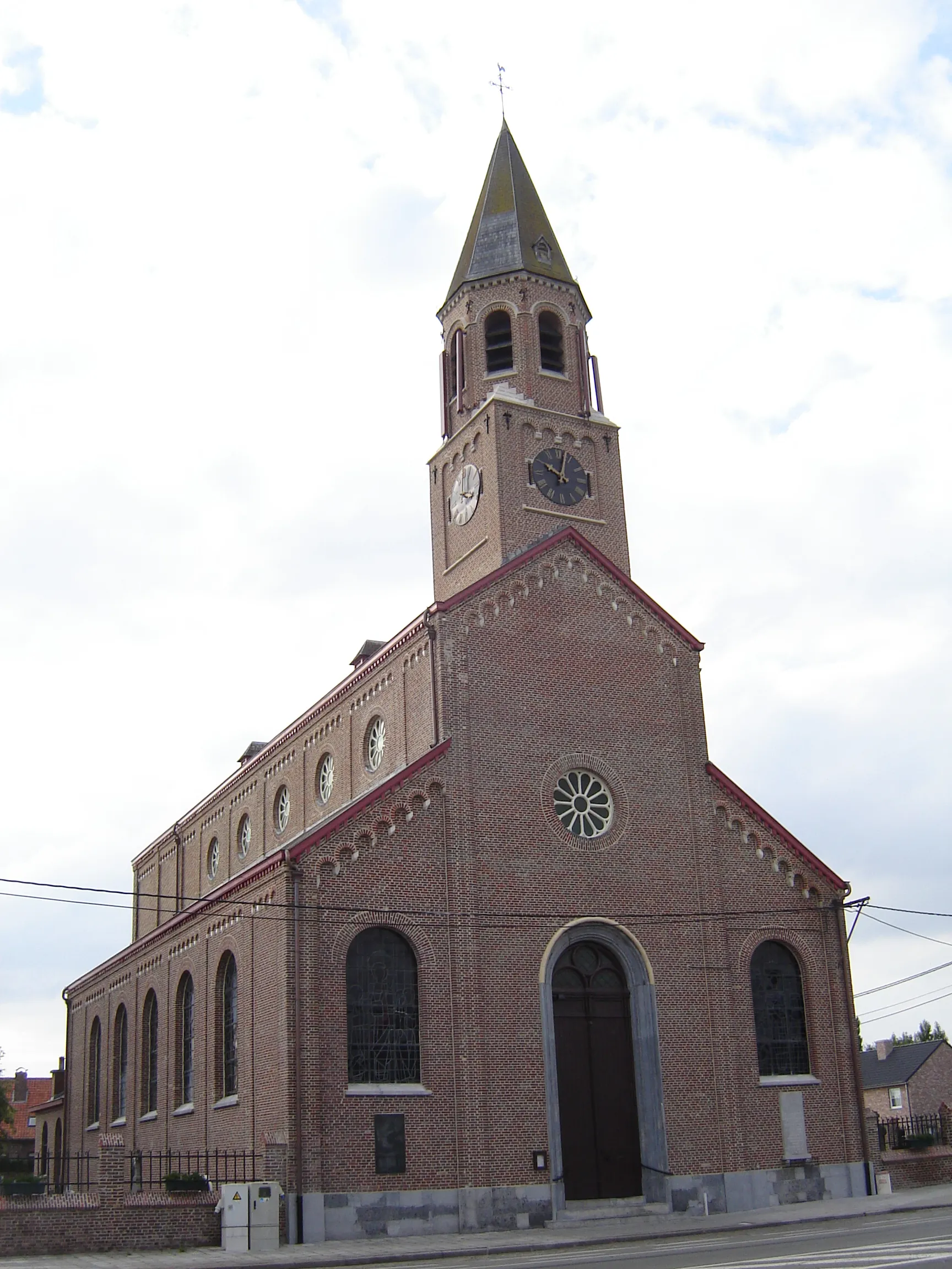 Photo showing: Church of Saint Martin in Sint-Martens-Leerne. Sint-Martens-Leerne, Deinze, East Flanders, Belgium