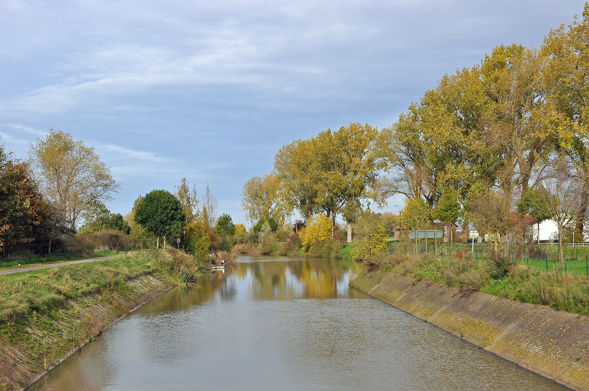 Photo showing: Pollinkhove (Lo-Reninge, province of West Flanders, Belgium): the Lo Canal at De Fintele