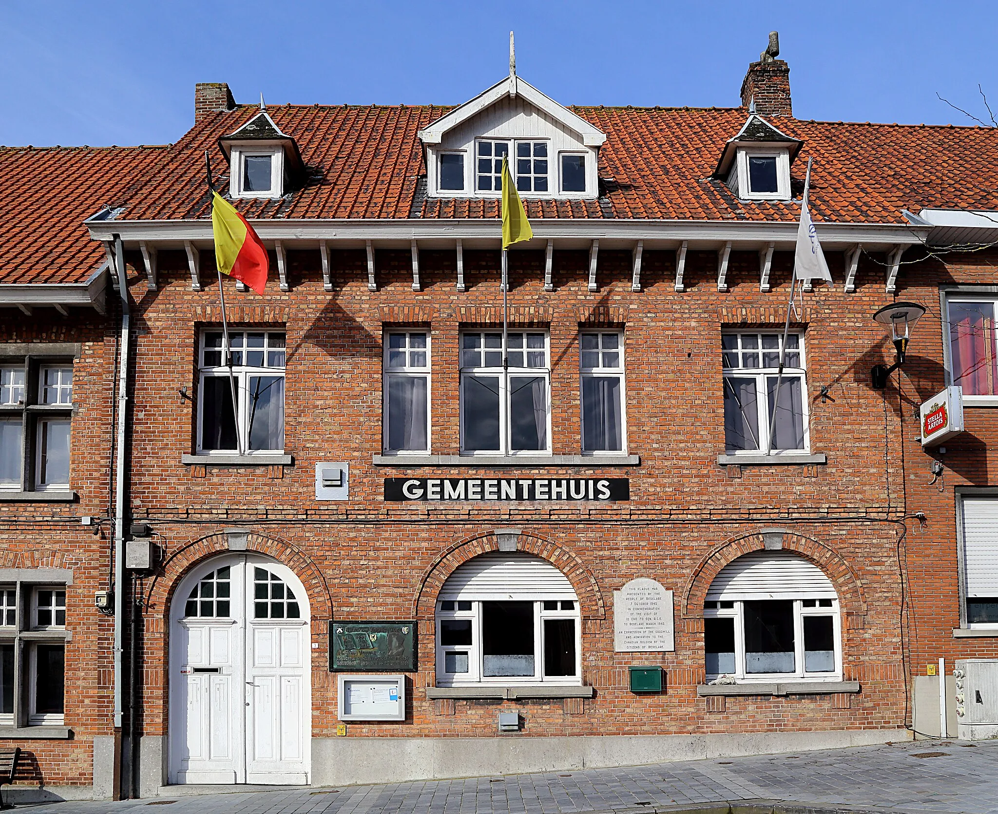Photo showing: Former town hall of Beselare, Belgium.