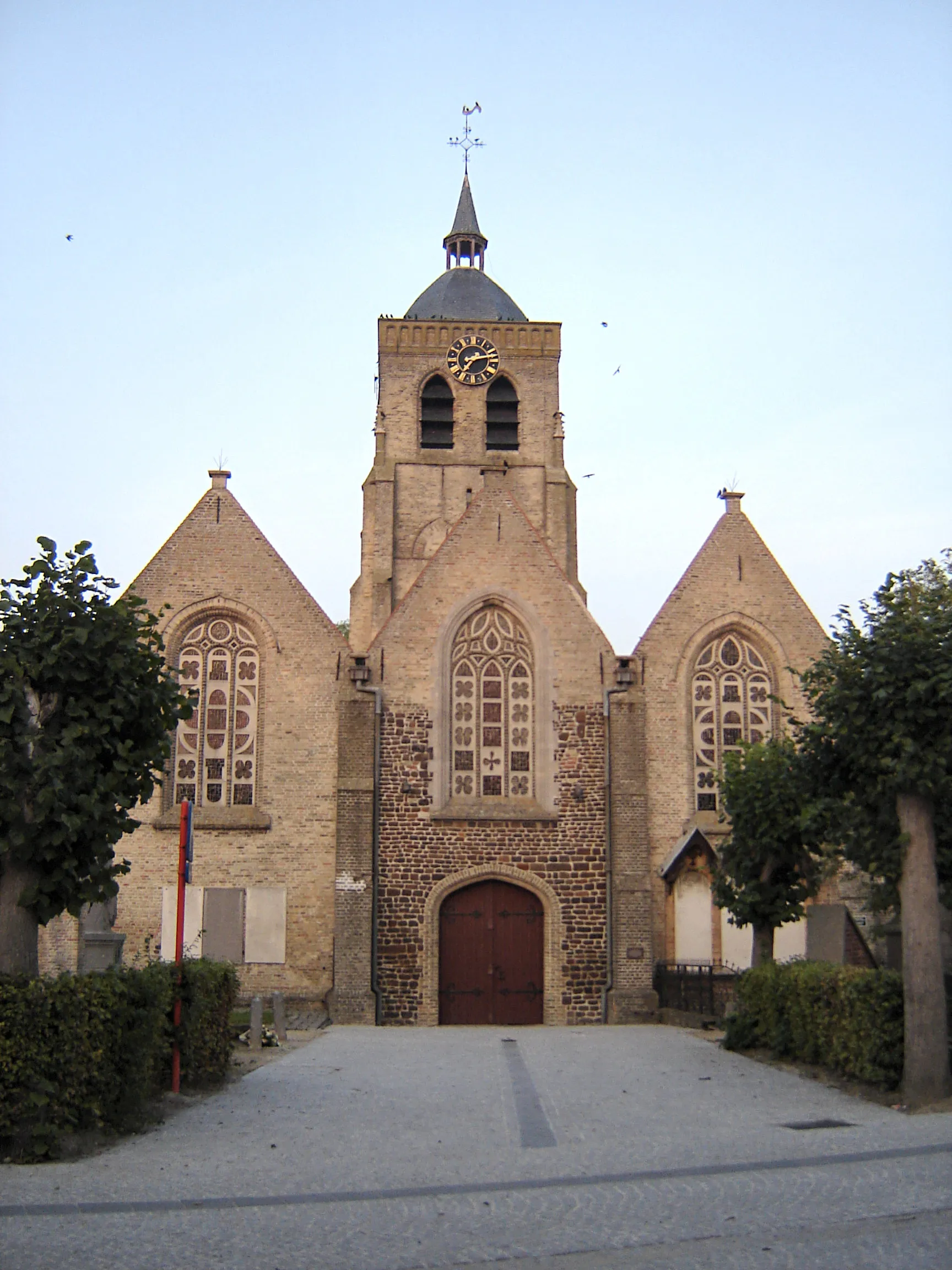 Photo showing: Church of Saint Victor in Proven. Proven, Poperinge, West Flanders, Belgium