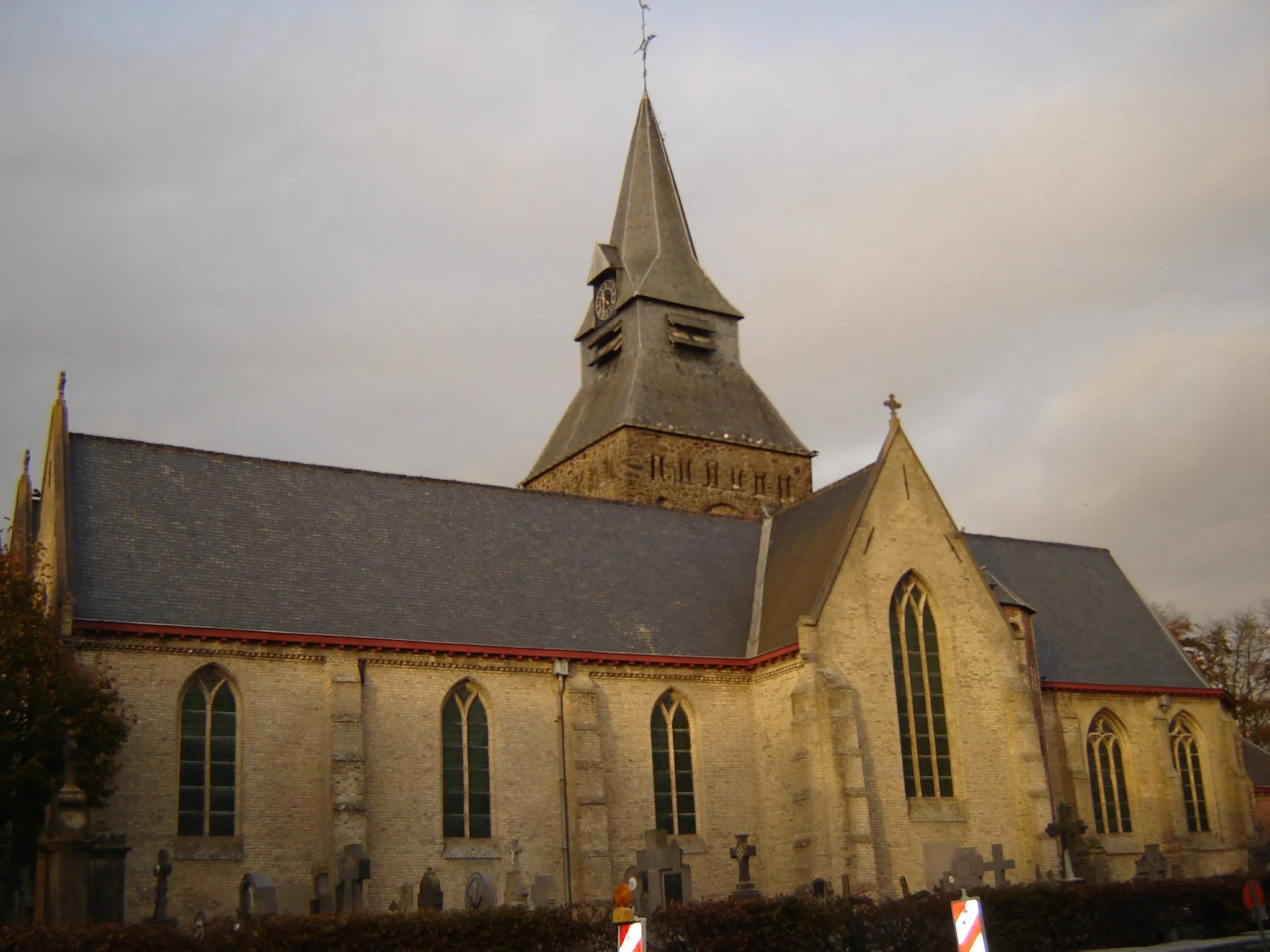 Photo showing: Sint-Martinuskerk in Haringe. Saint Martinus Church in Haringe in Roesbrugge-Haringe, Poperinge, West-Flanders, Belgium