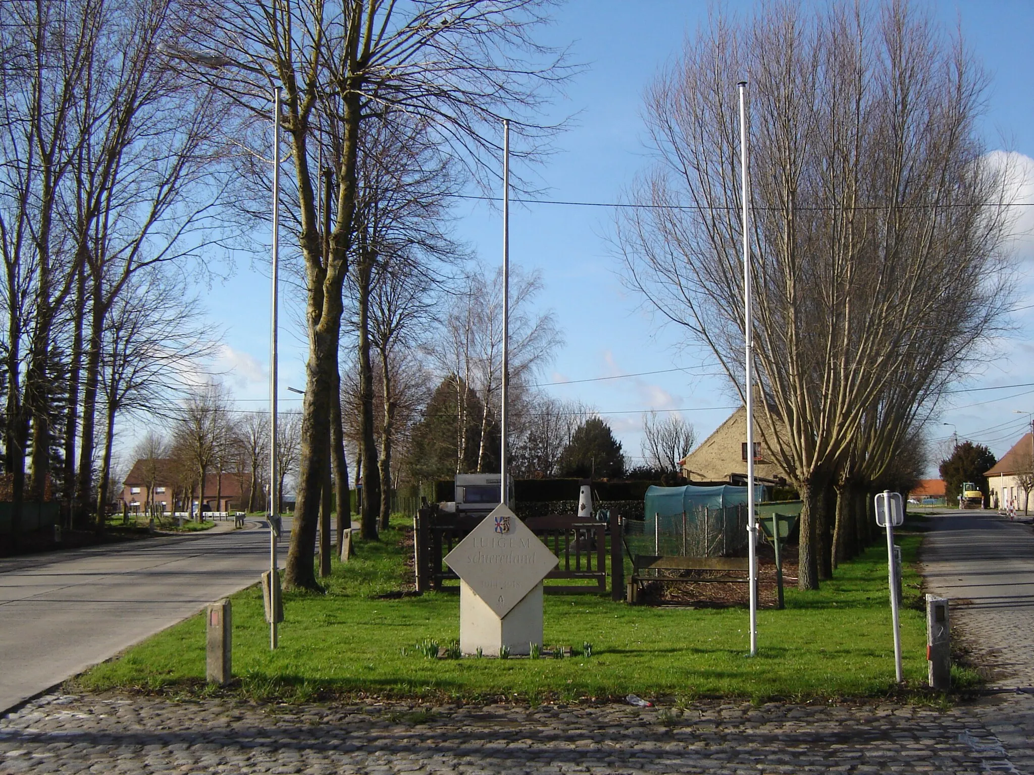 Photo showing: Name stone 1914-1918 - "Luigem schiereiland" (Luigem peninsula) (no. 19, fourth series) in the hamlet of Luigem. Merkem, Houthulst, West Flanders, Belgium