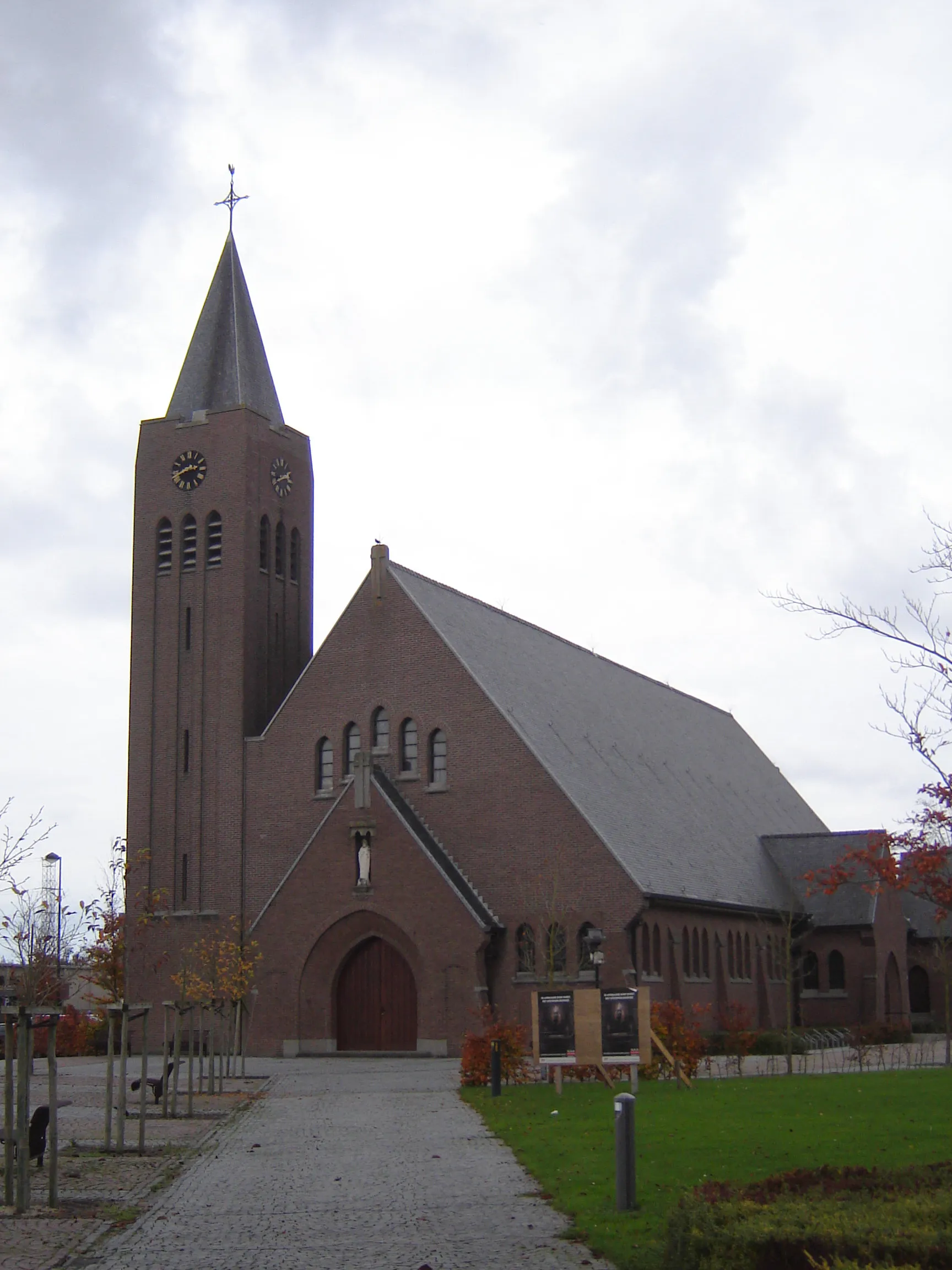 Photo showing: Church of Saint Eligius in hamlet De Leeuw/Zuidwege in Zedelgem. Zedelgem, West Flanders, Belgium
