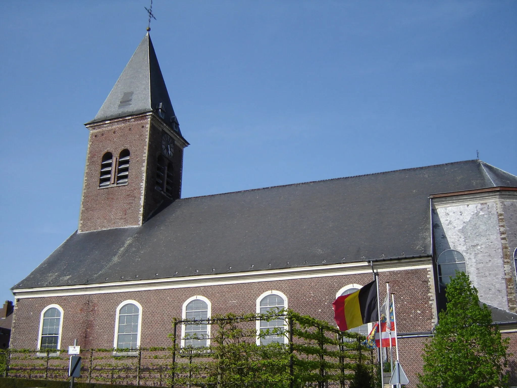 Photo showing: Church of Saint Amand and Saint Anne in Otegem. Otegem, Zwevegem, West Flanders, Belgium