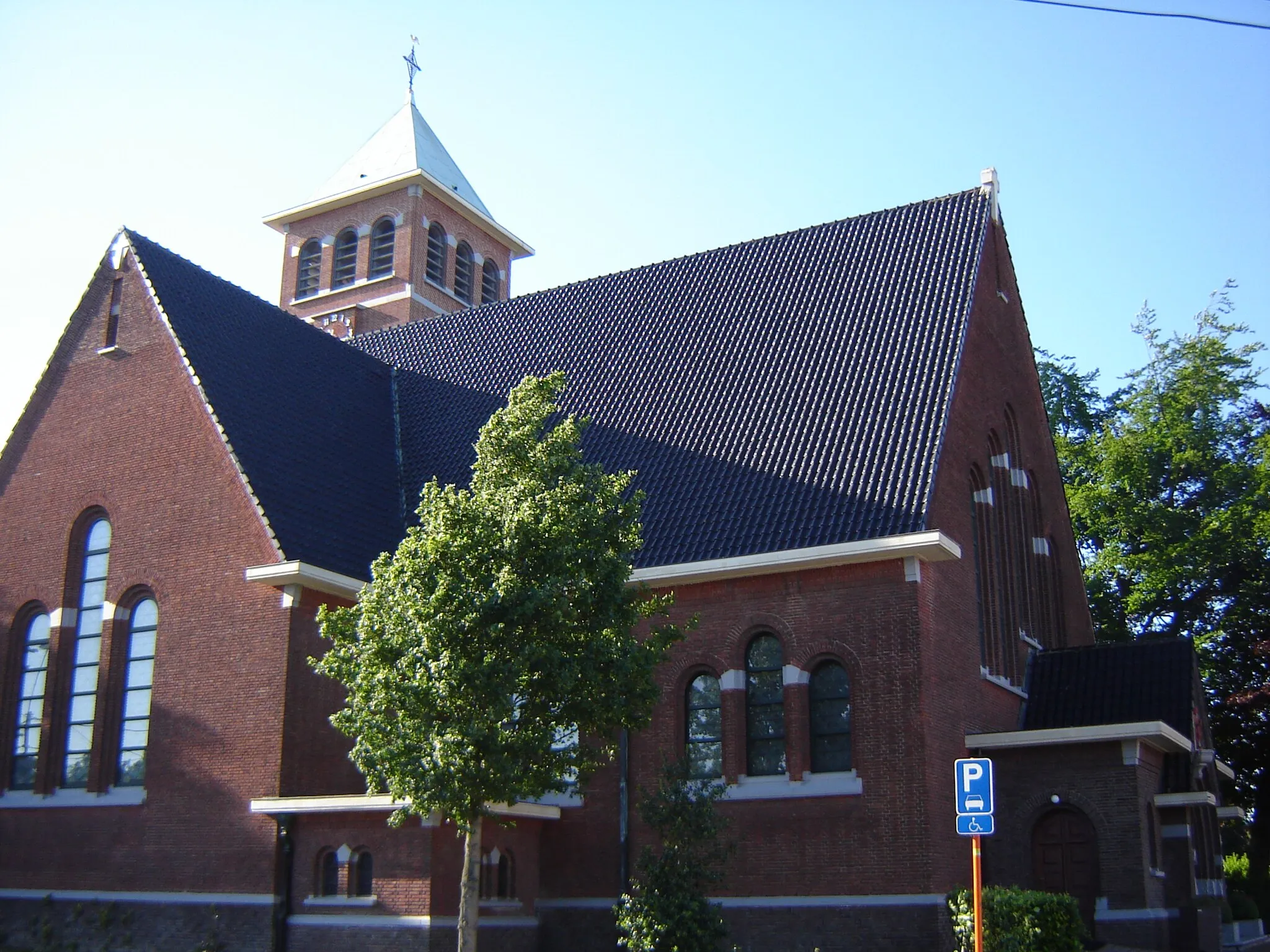 Photo showing: Church of Saint Henry, in Zilverberg, in Rumbeke, Roeselare, West Flanders, Belgium