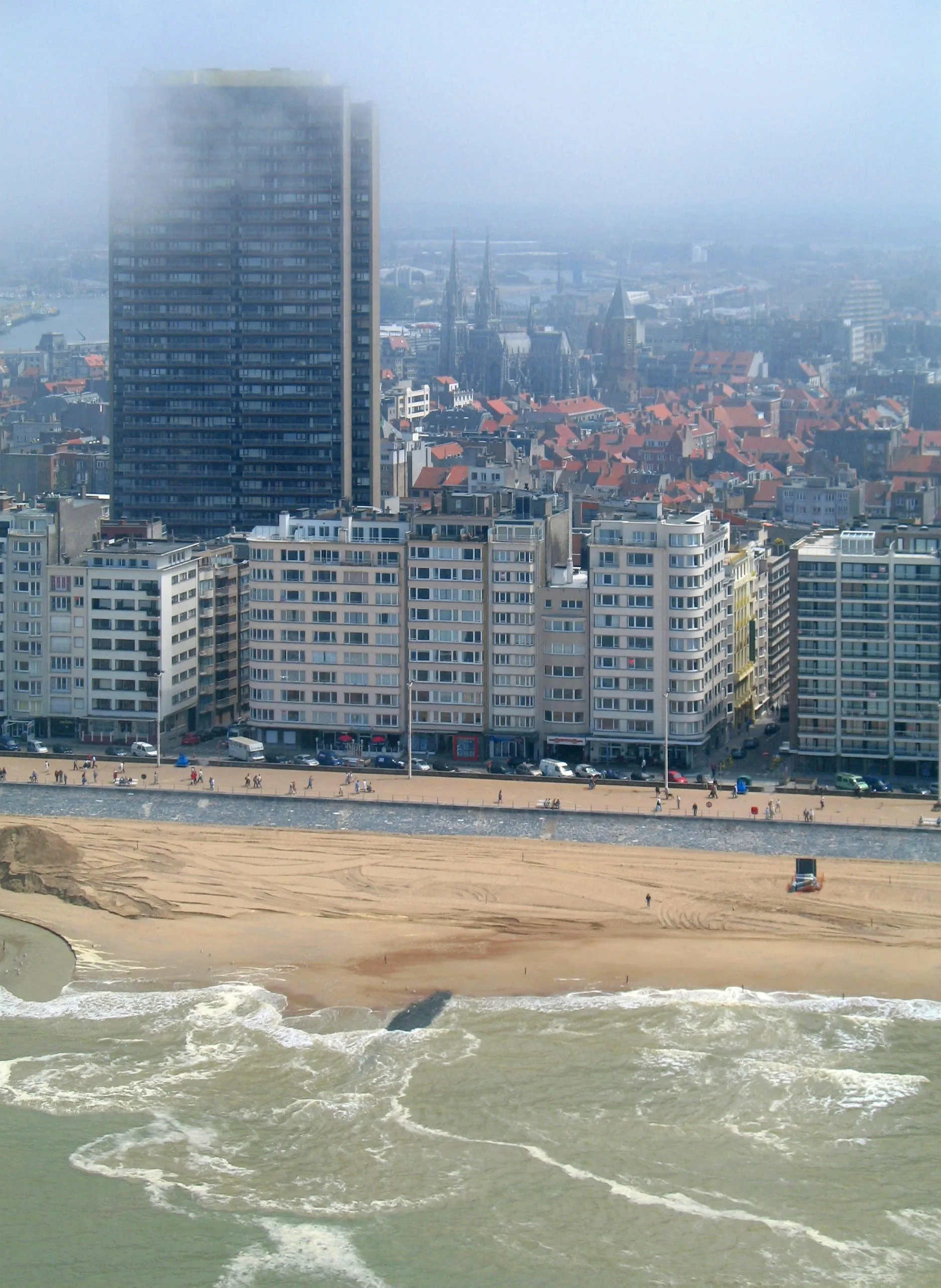 Photo showing: Ostend (Province of West Flanders, Belgium): sea front and Europacentrum building