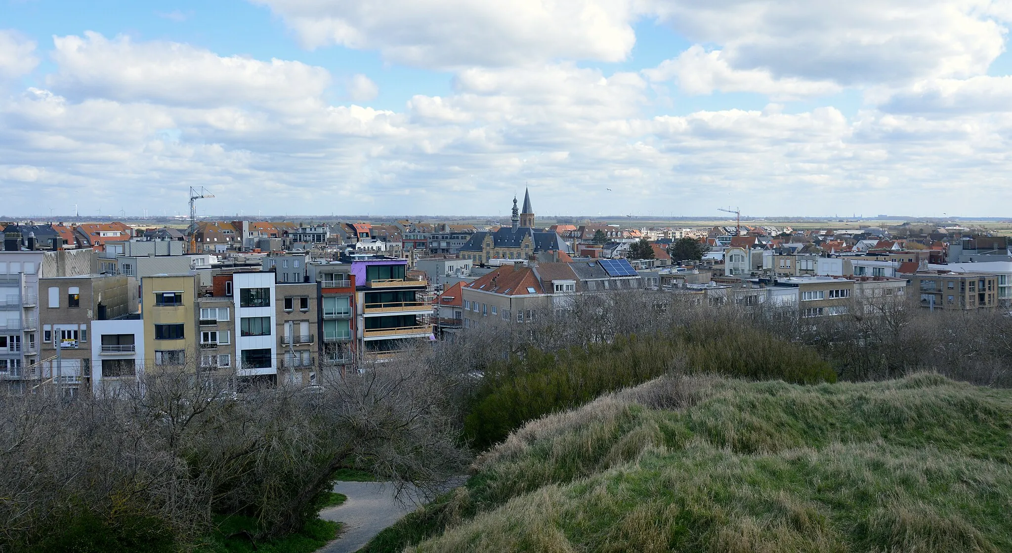 Photo showing: View of Wenduine from Spioenkop, 2021