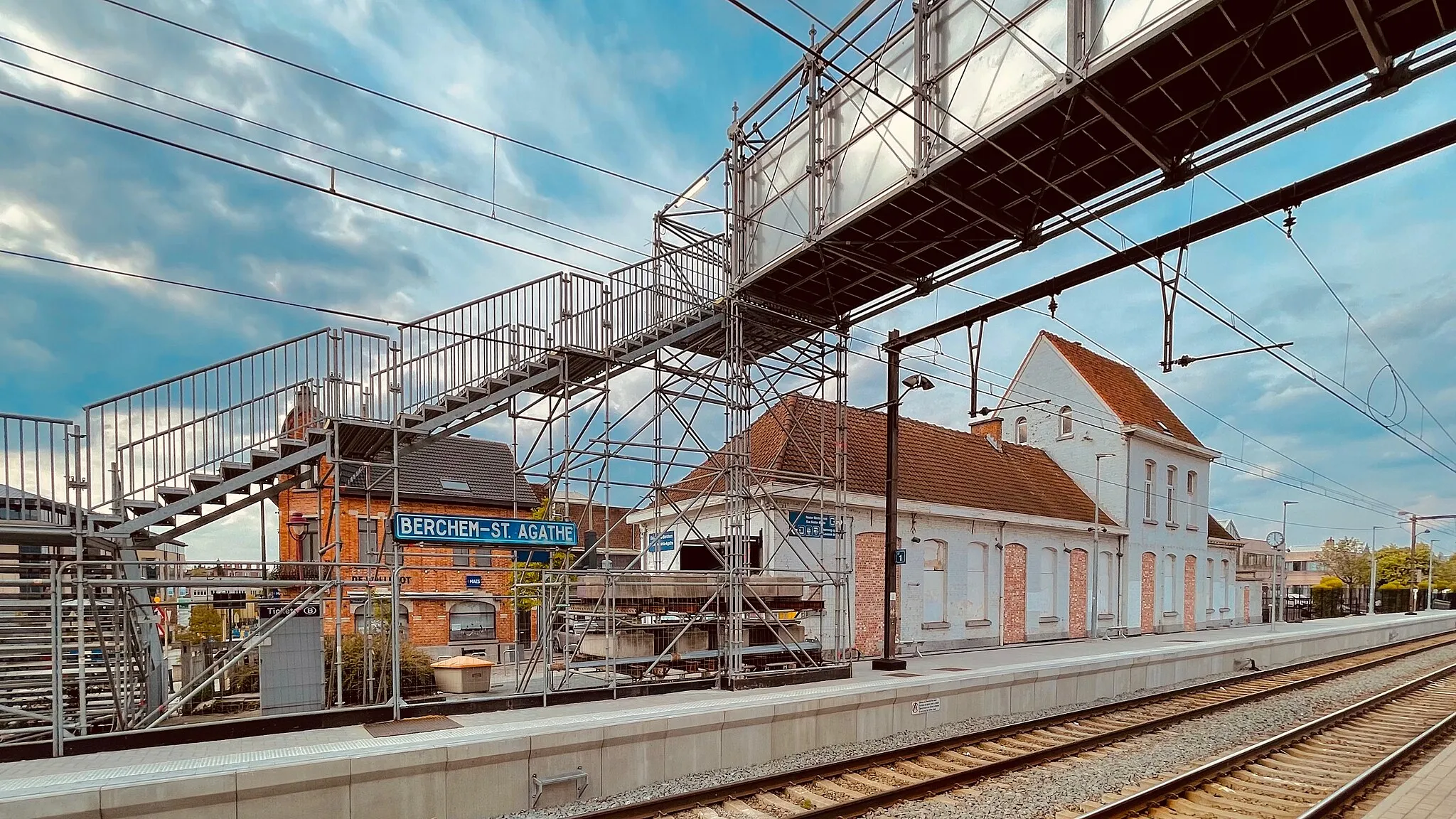 Photo showing: Station Sint-Agatha-Berchem Brug