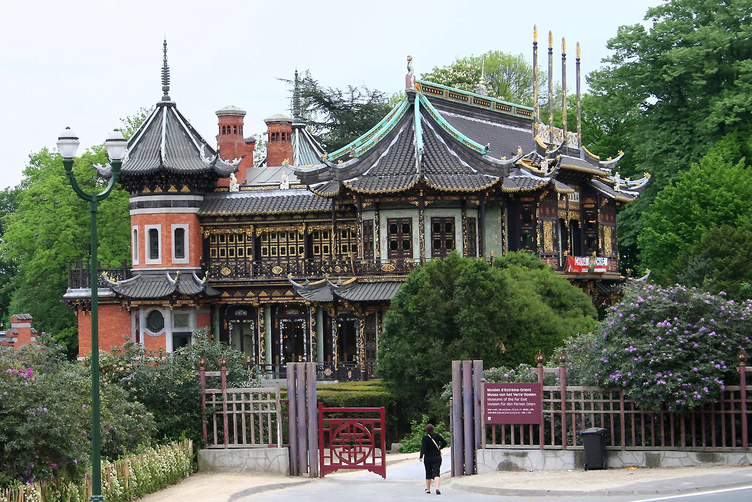 Photo showing: Laeken (Belgium), the Chinese pavilion (early 20th century - Alexandre Marcel).