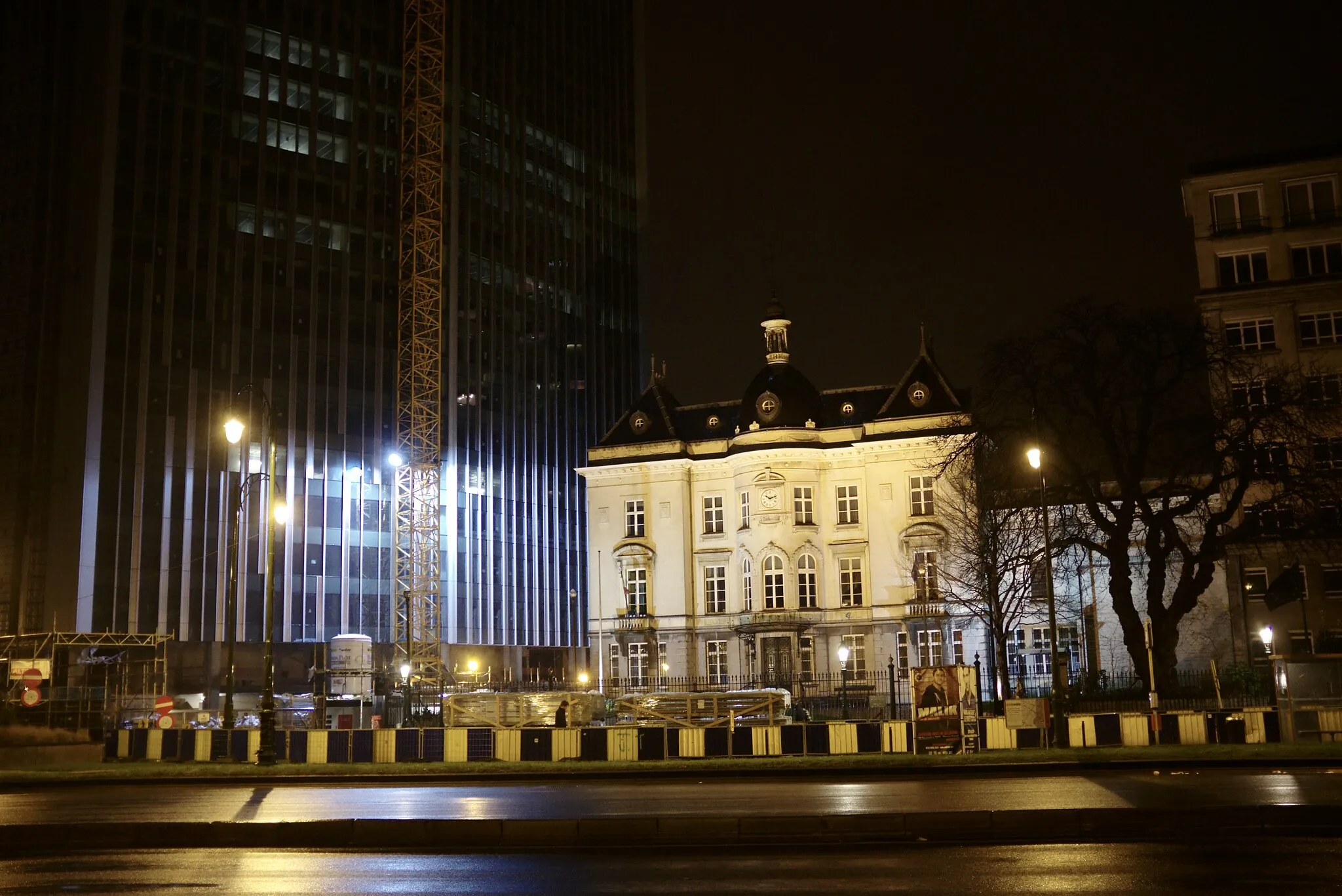 Photo showing: Croisement Rue des Cultes et Boulevard Bischoffsheim, Bruxelles