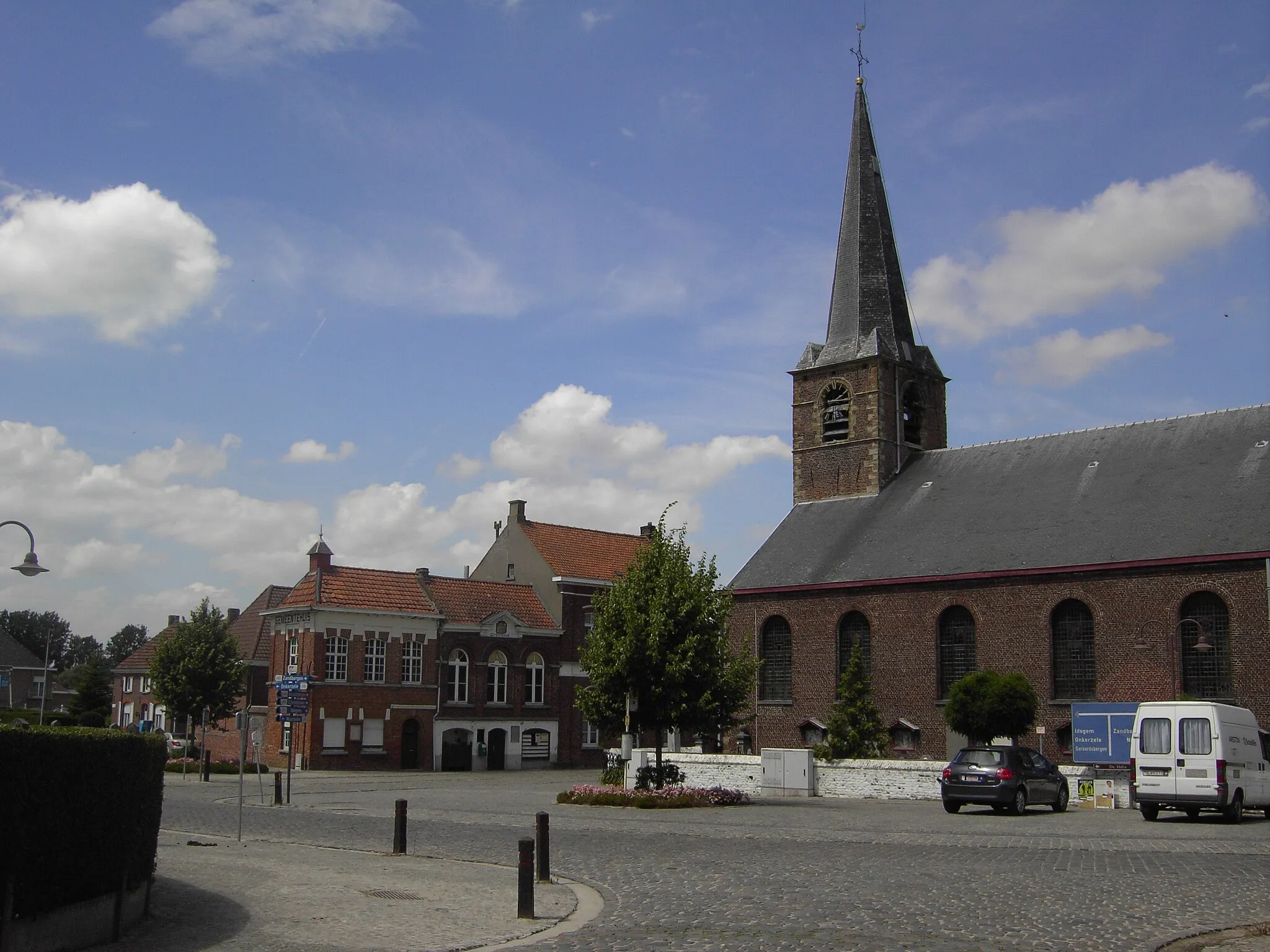 Photo showing: Centrum van Grimminge met de Onze-Lieve-Vrouwkerk - Geraardsbergen - Oost-Vlaanderen - België