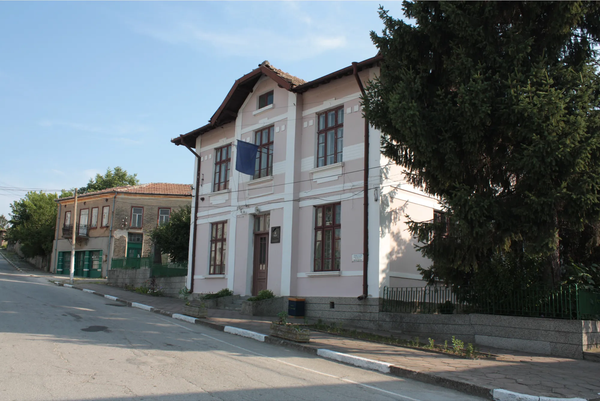 Photo showing: Municipality office of Tseroca Koria village, Bulgaria