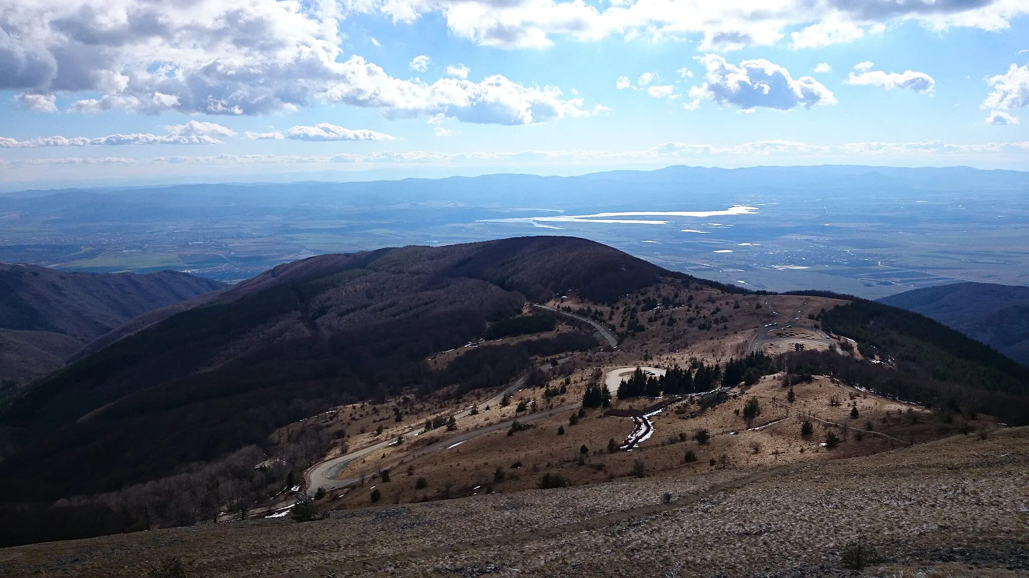 Photo showing: Язовир Копринка и село Шейново снимани от Бузлуджа