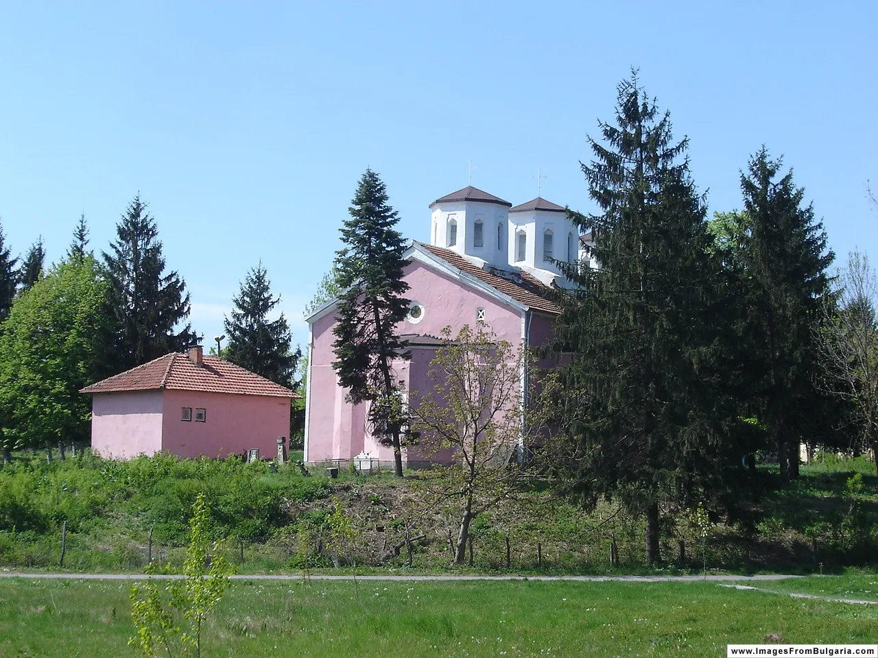 Photo showing: Church in Medkovets, Bulgaria