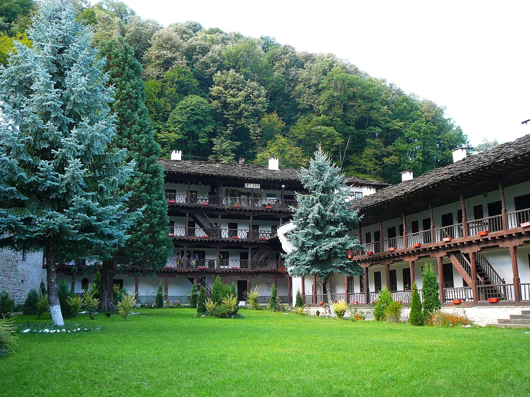 Photo showing: Troyan Monastery, Bulgaria