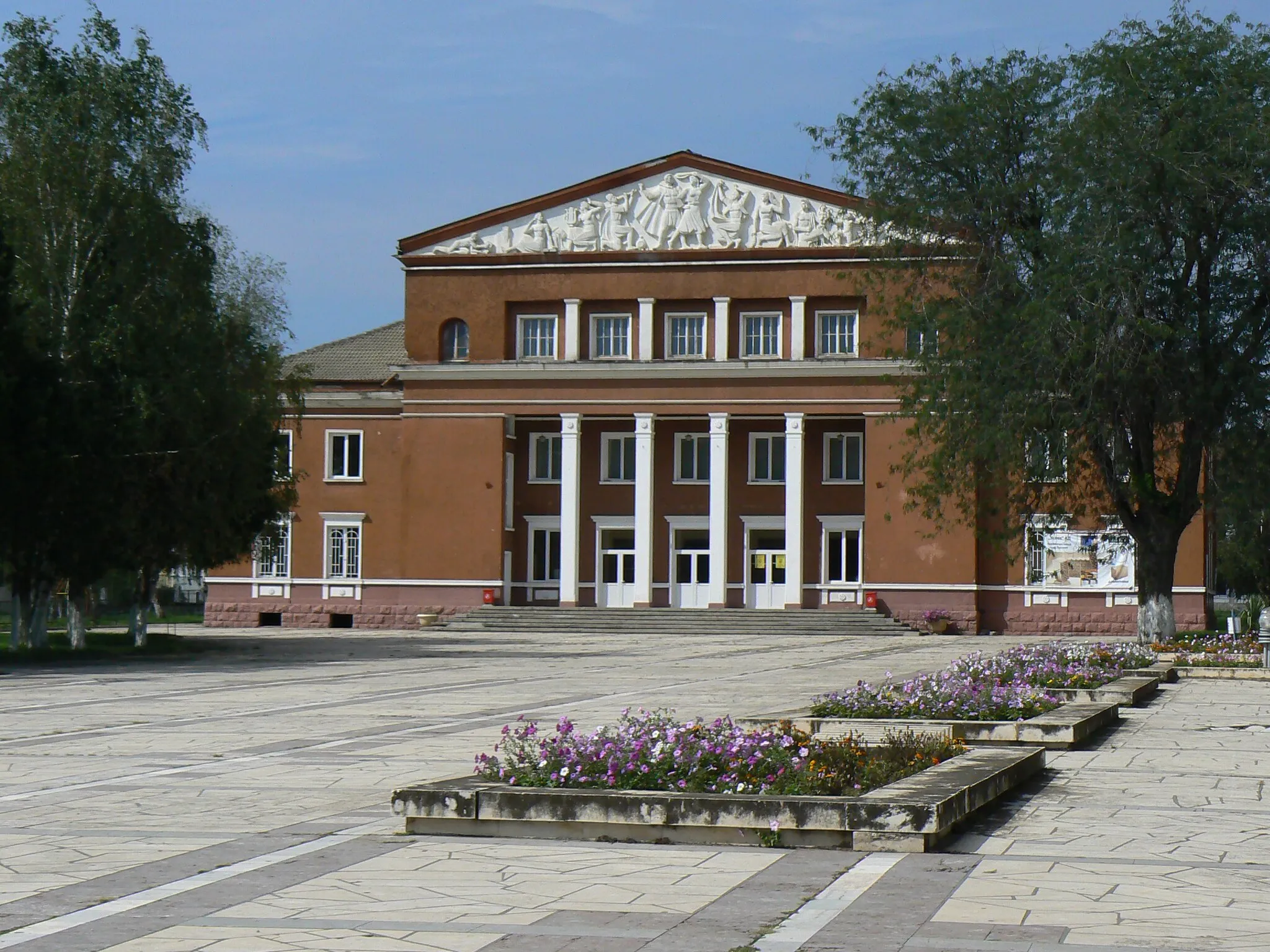 Photo showing: The Community centre in the town of Lukovit, Bulgaria