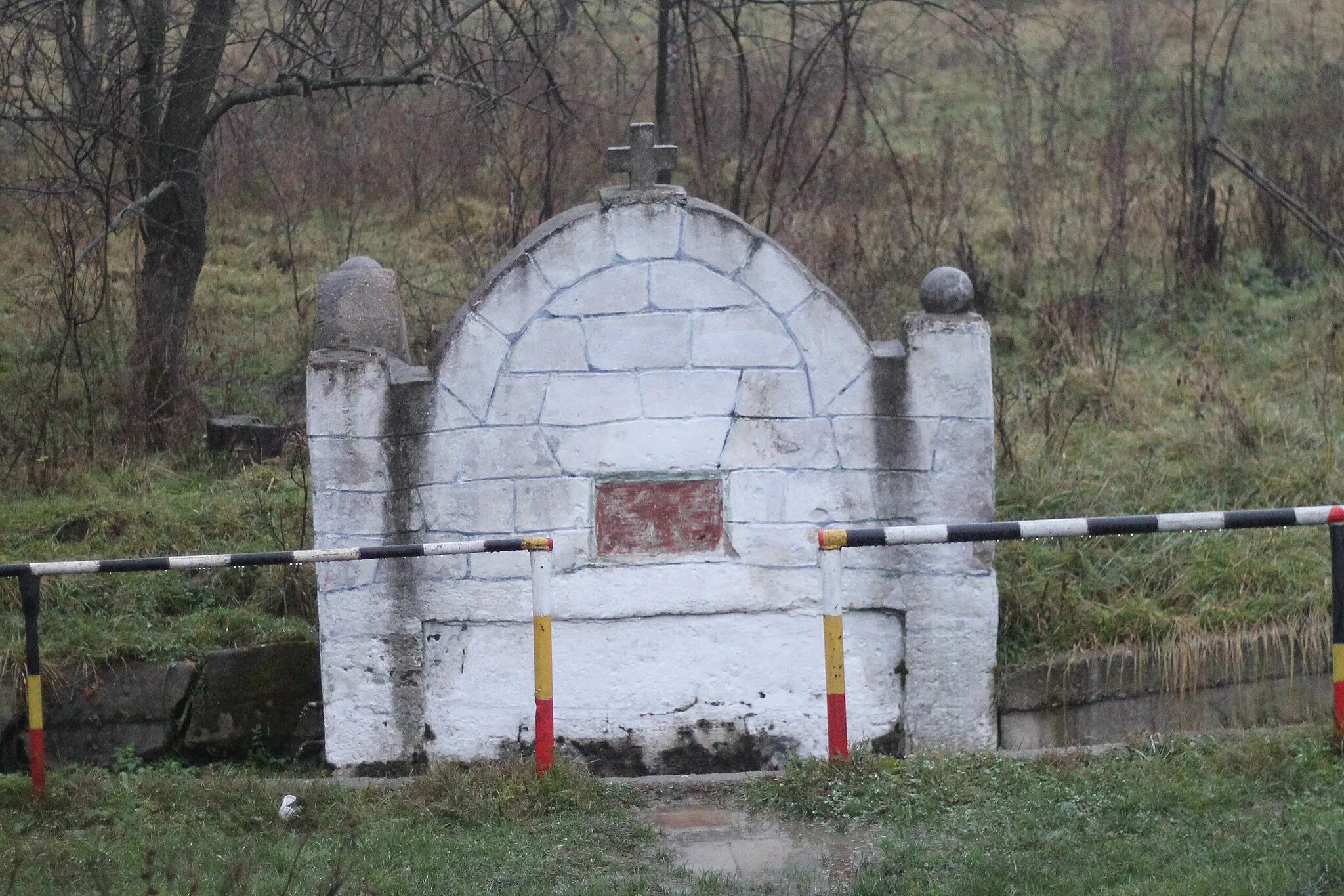 Photo showing: fountain in Mokresh