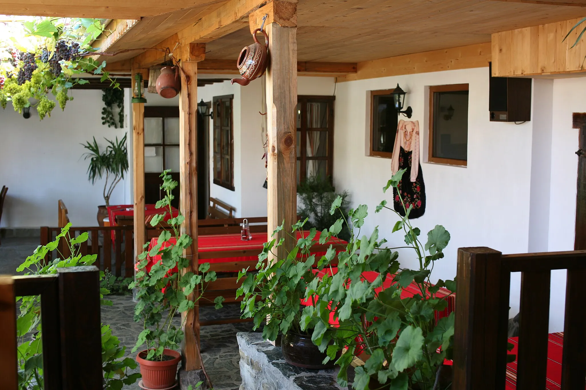 Photo showing: House in Oreshak, Lovech District, Bulgaria