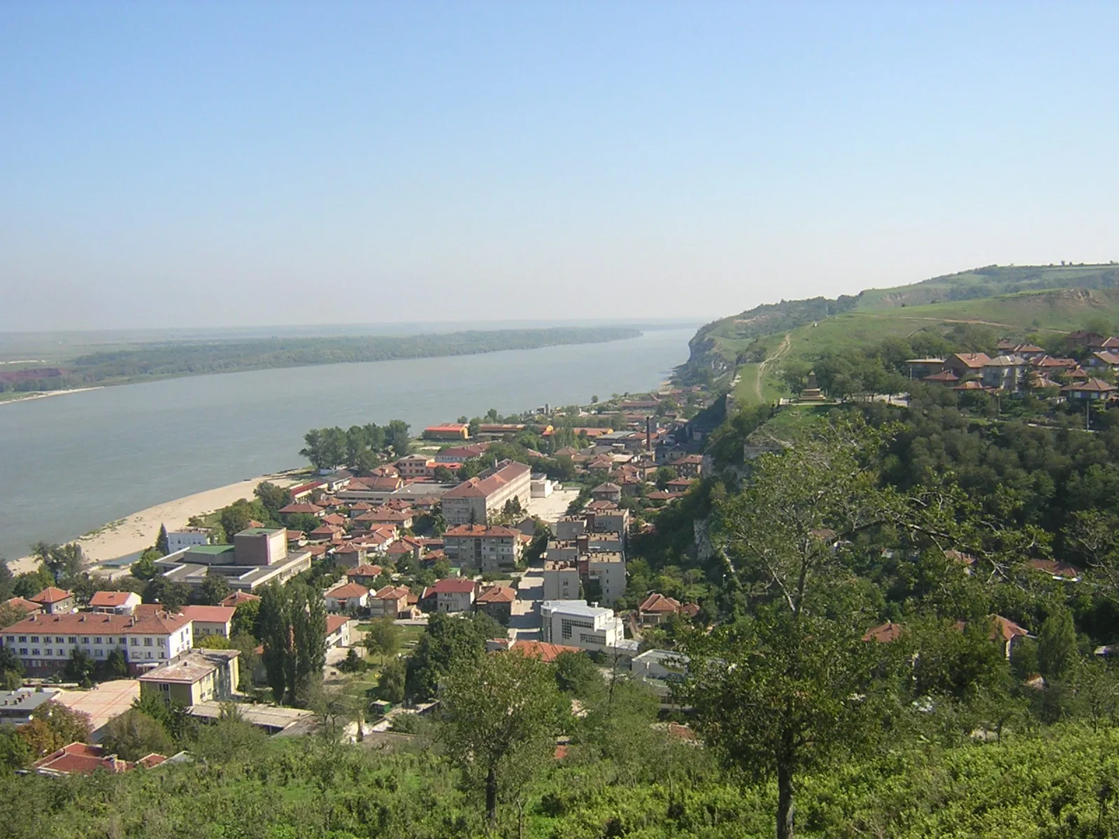 Photo showing: View of Nikopol, Bulgaria, from the fortress