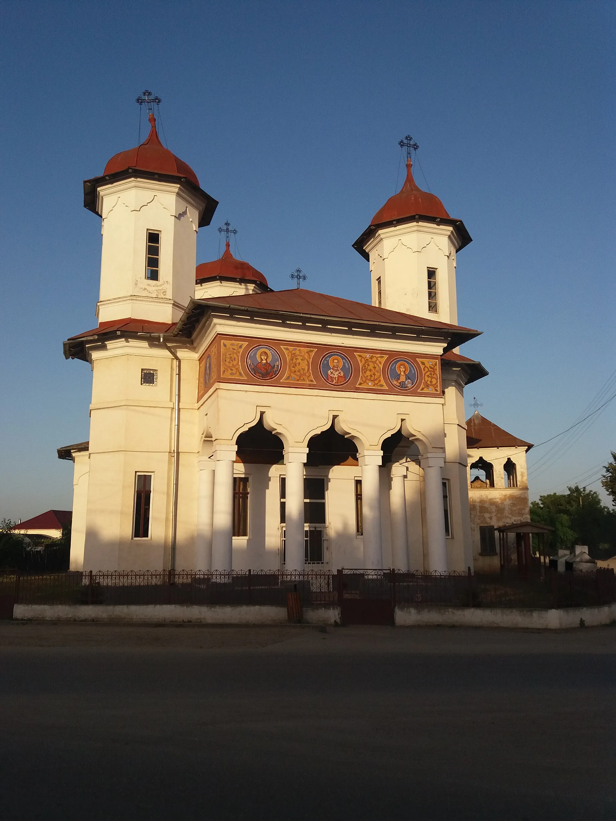 Photo showing: Biserica Sfântul Nicolae din Desa