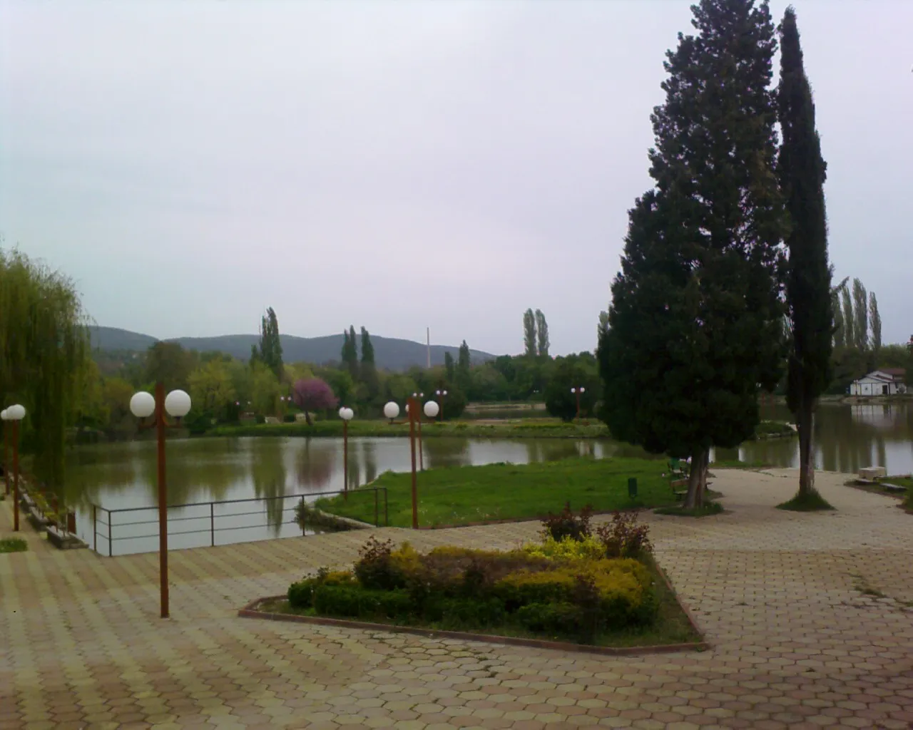 Photo showing: Zagorka lake in Zagorka park, Stara Zagora, Bulgaria