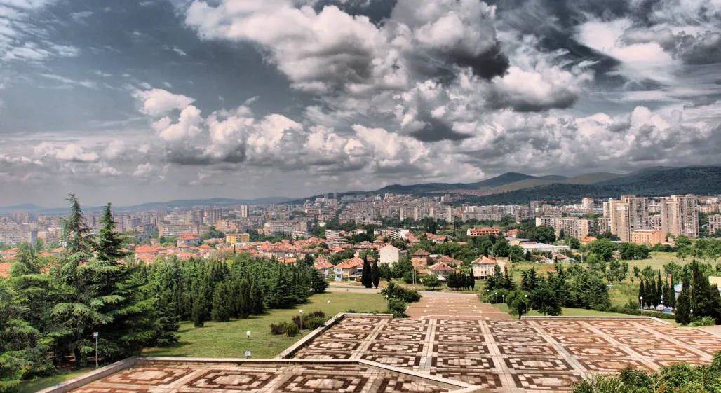 Photo showing: View of Stara Zagora from the Samarsko Zname monument