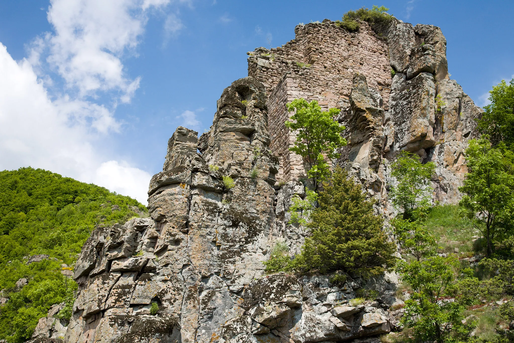 Photo showing: Momina kula, the ancient watchpost nearby Mesta village, south-west Bulgaria