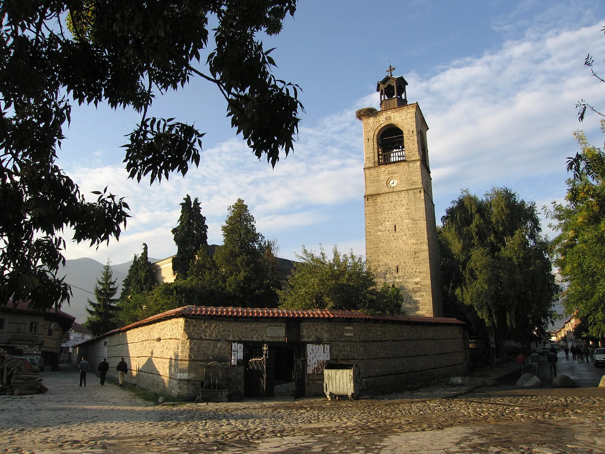 Photo showing: Trinity church (Sv. Troica, build ca. 1835) in Bansko, Bulgaria. Belltower (height 30 m) errected 1850.