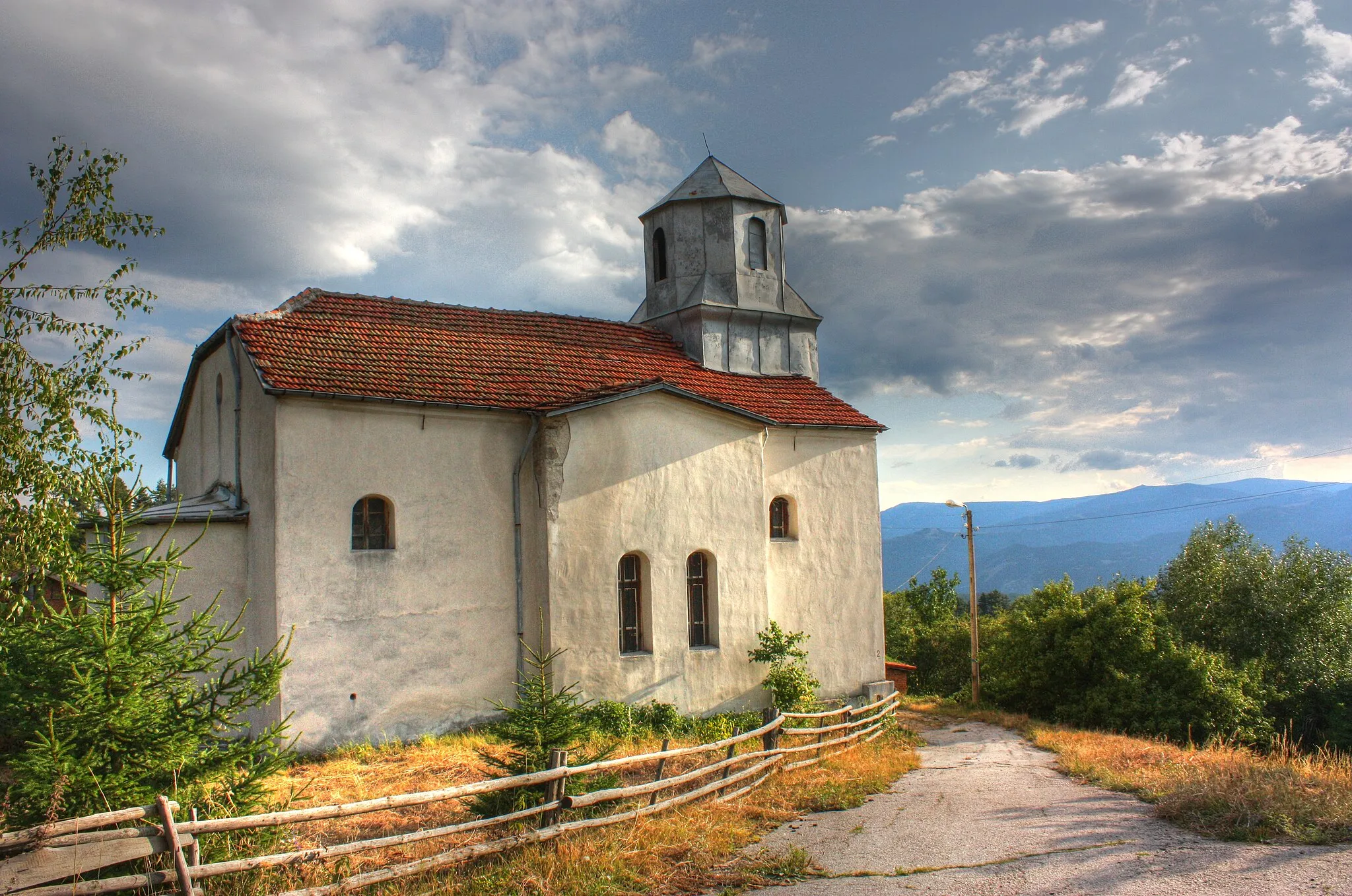 Photo showing: "St. Demetrius" church at the Bulgarian village Senokos
