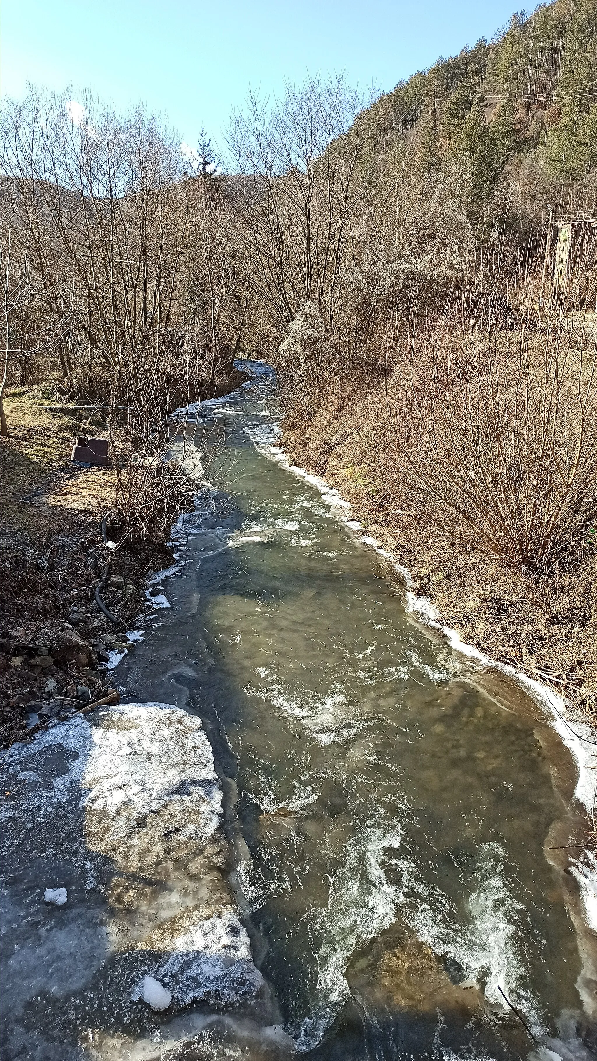 Photo showing: Река Чурешка през село Потоп