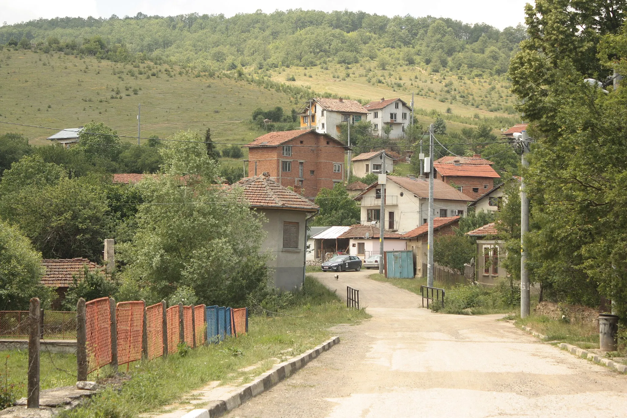 Photo showing: A street in Gorno Kamartsi