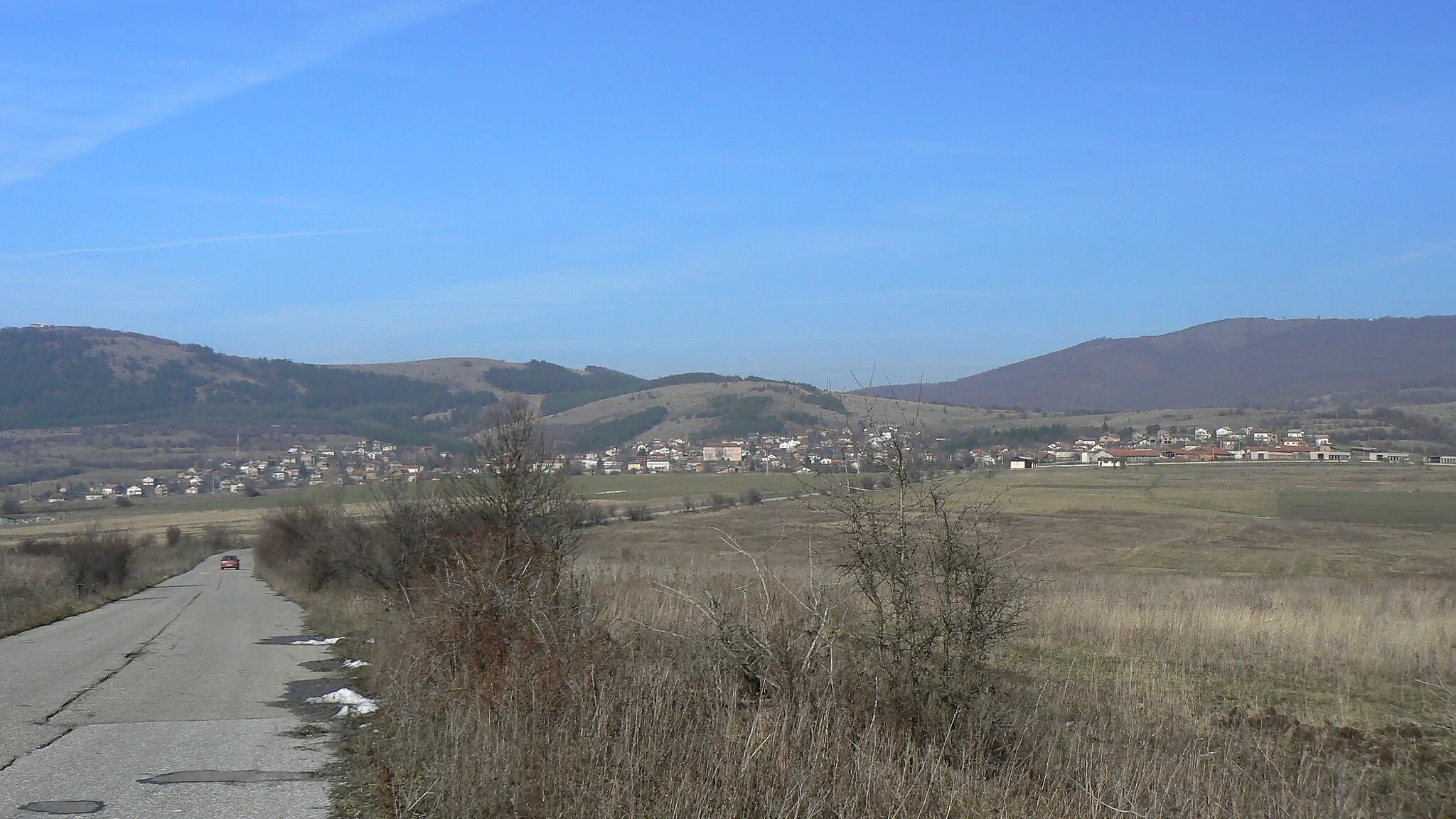 Photo showing: View to village Baylovo, Bulgaria