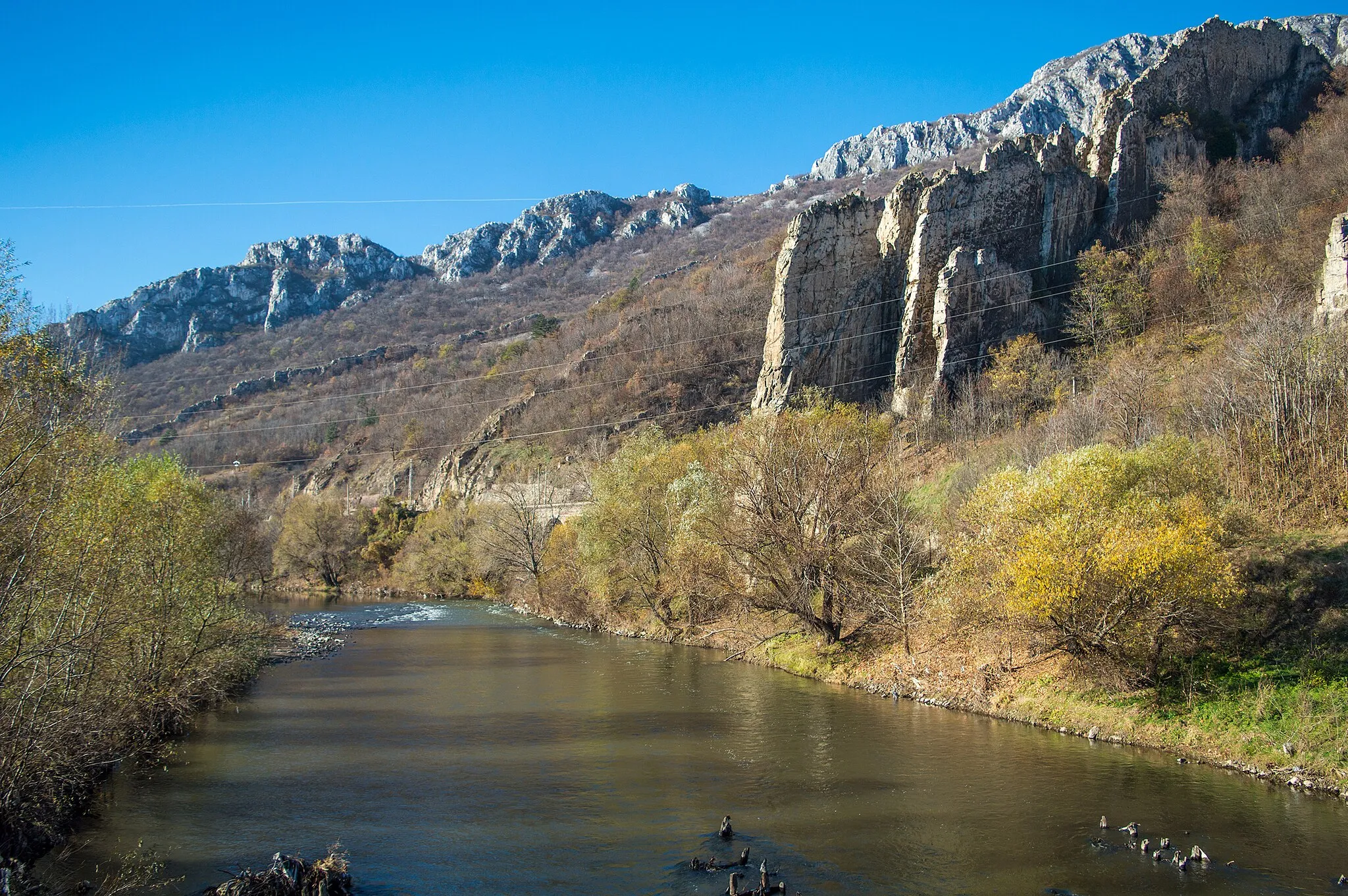 Photo showing: Ritlite cliffs near Vratsa, Bulgaria.

www.bdmundo.com/en/ritlite-cliffs/#.Vl_Yh7-nxPM