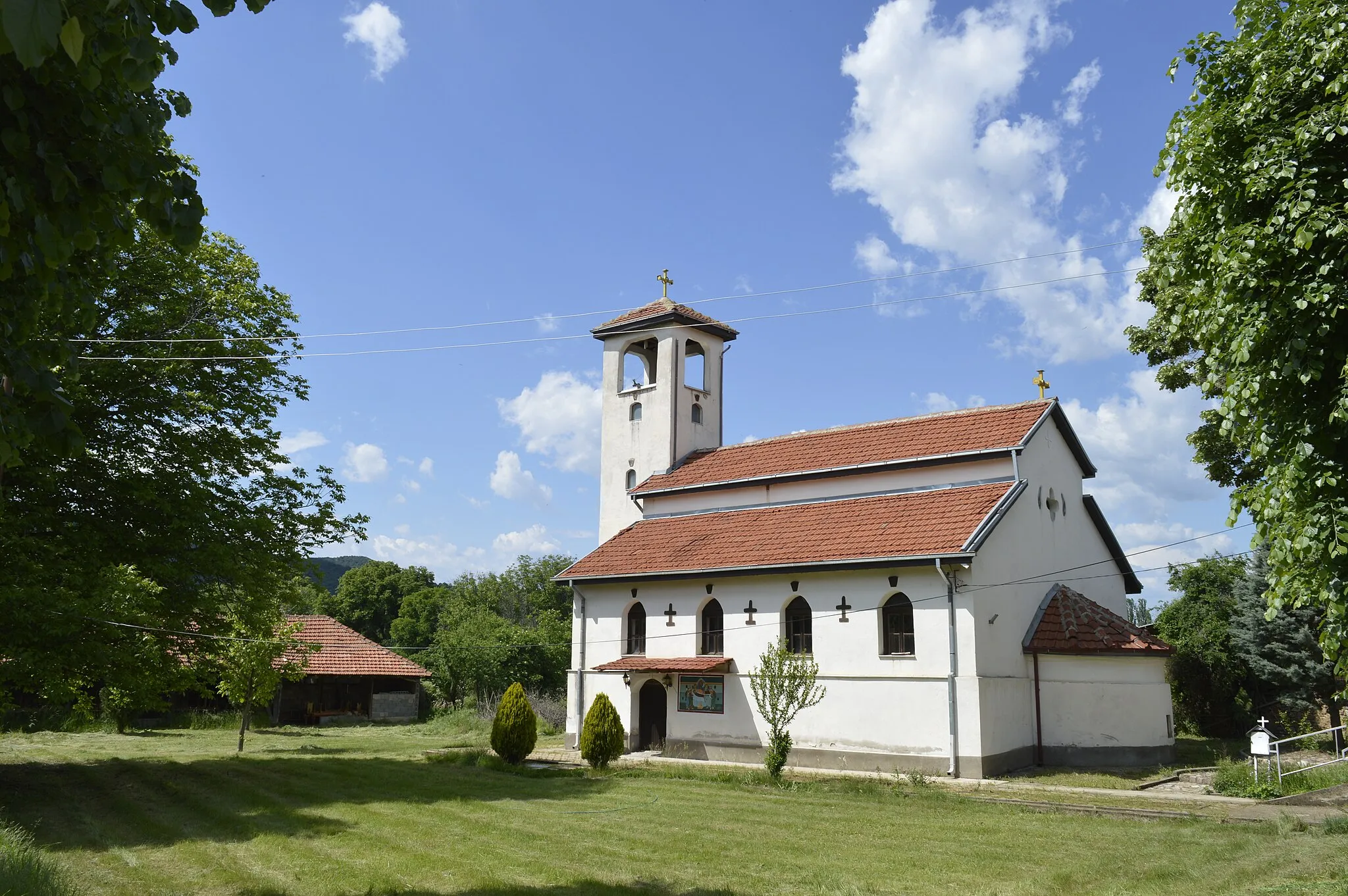 Photo showing: View of Dormition of the Theotokos Church in the village Trabotivište