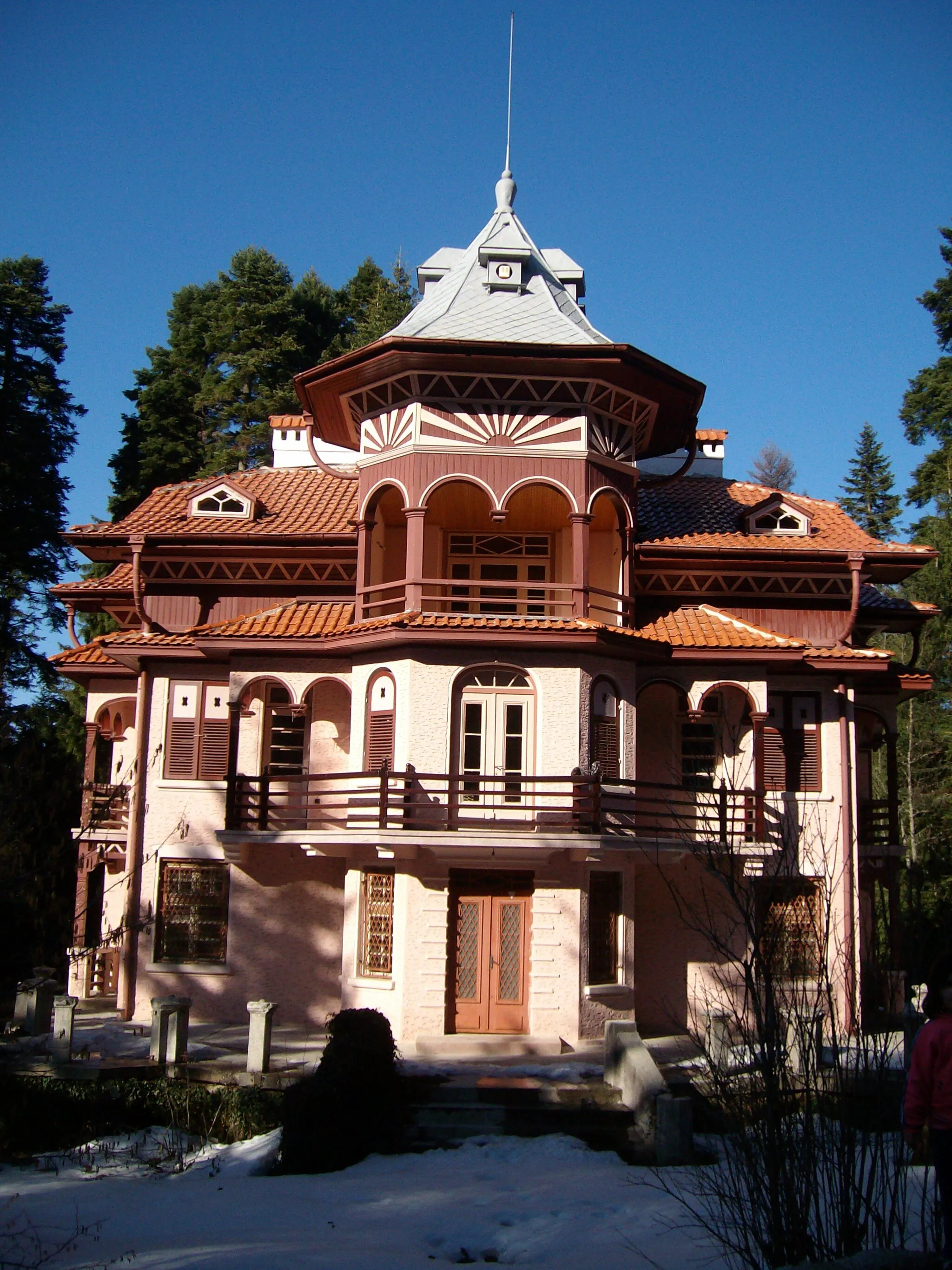 Photo showing: Borovets center