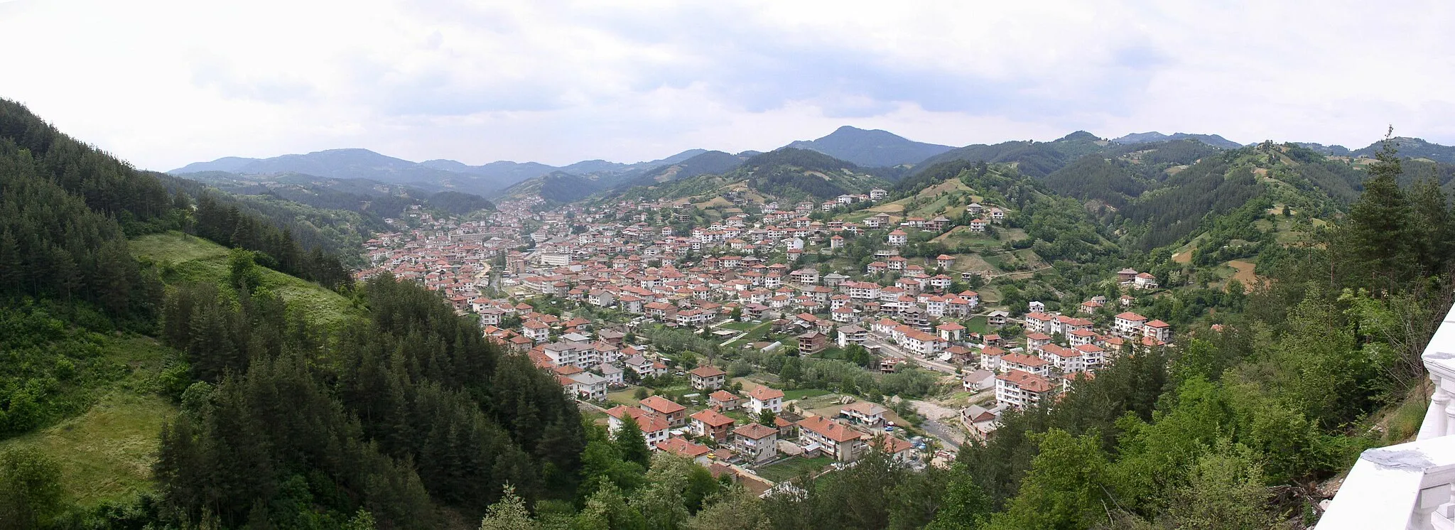 Photo showing: Panoramic view of Nedelino, taken from the hotel above the southern end of town