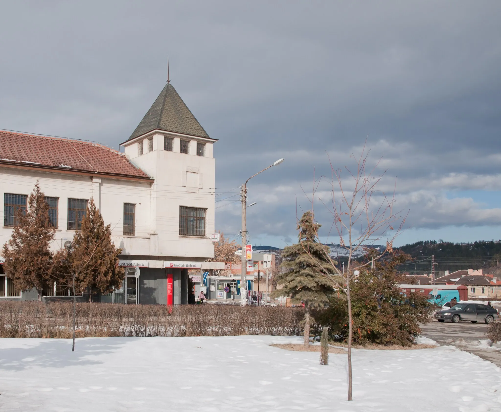 Photo showing: Bank edifice tower in the town of Kostenets, Bulgaria.